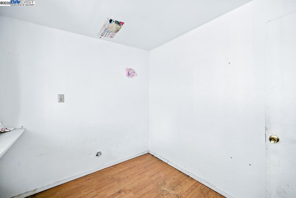 Detail Gallery Image 30 of 37 For 3229 Star Ave, Oakland,  CA 94619 - 1 Beds | 1 Baths