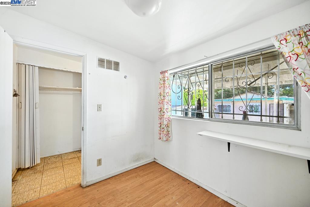 Detail Gallery Image 31 of 37 For 3229 Star Ave, Oakland,  CA 94619 - 1 Beds | 1 Baths