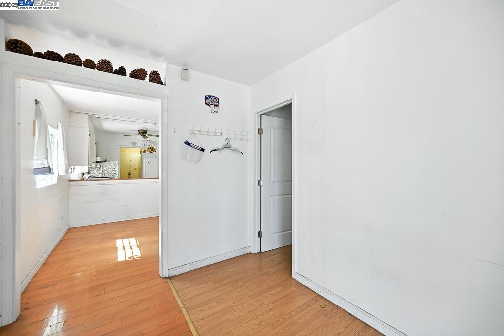 Detail Gallery Image 5 of 37 For 3229 Star Ave, Oakland,  CA 94619 - 1 Beds | 1 Baths