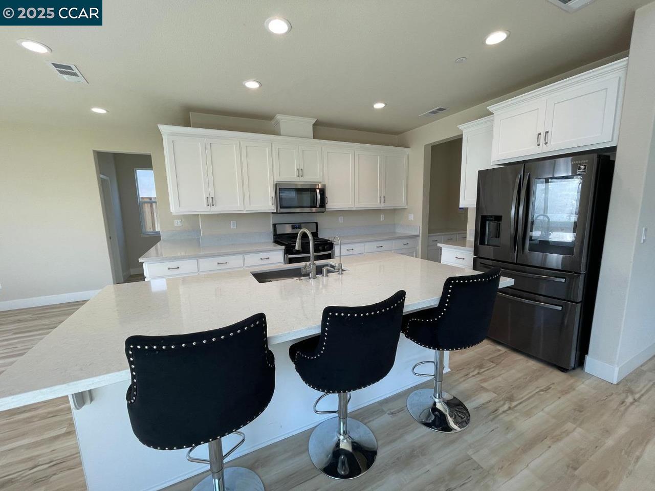 Detail Gallery Image 3 of 17 For 5541 Promontory Way, Antioch,  CA 94531 - 5 Beds | 4 Baths