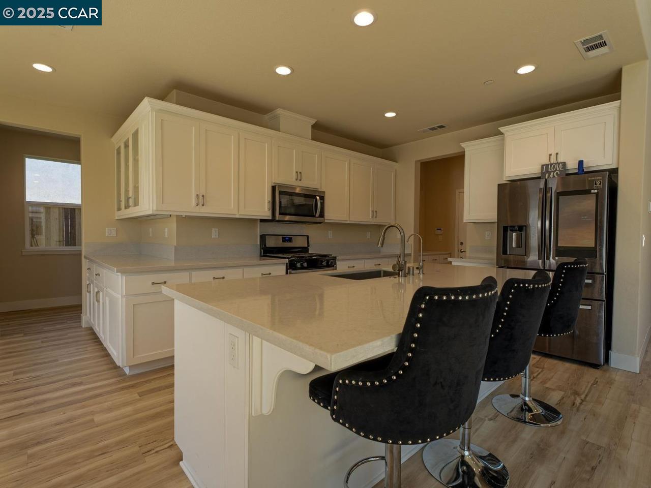 Detail Gallery Image 6 of 17 For 5541 Promontory Way, Antioch,  CA 94531 - 5 Beds | 4 Baths