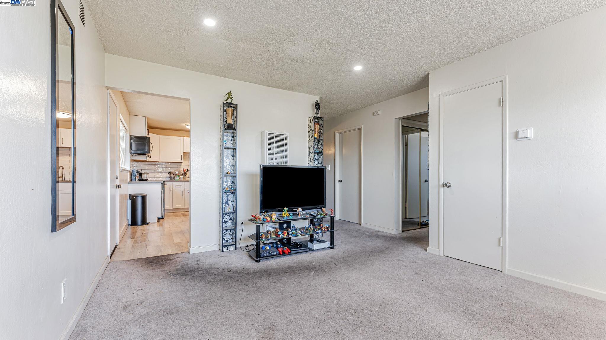 Detail Gallery Image 18 of 50 For 1250 95th Ave, Oakland,  CA 94603 - – Beds | – Baths
