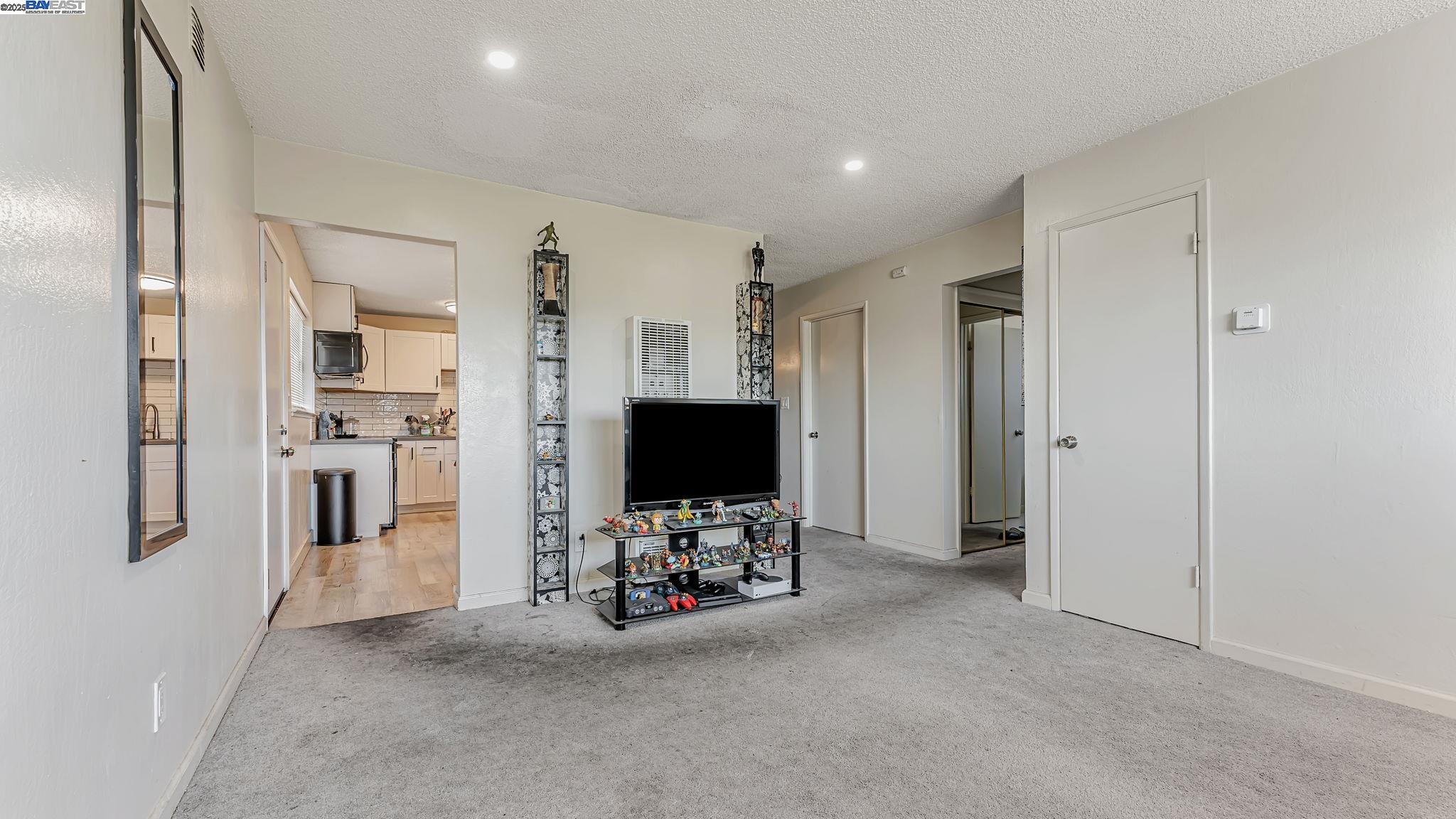 Detail Gallery Image 10 of 50 For 1250 95th Ave, Oakland,  CA 94603 - – Beds | – Baths