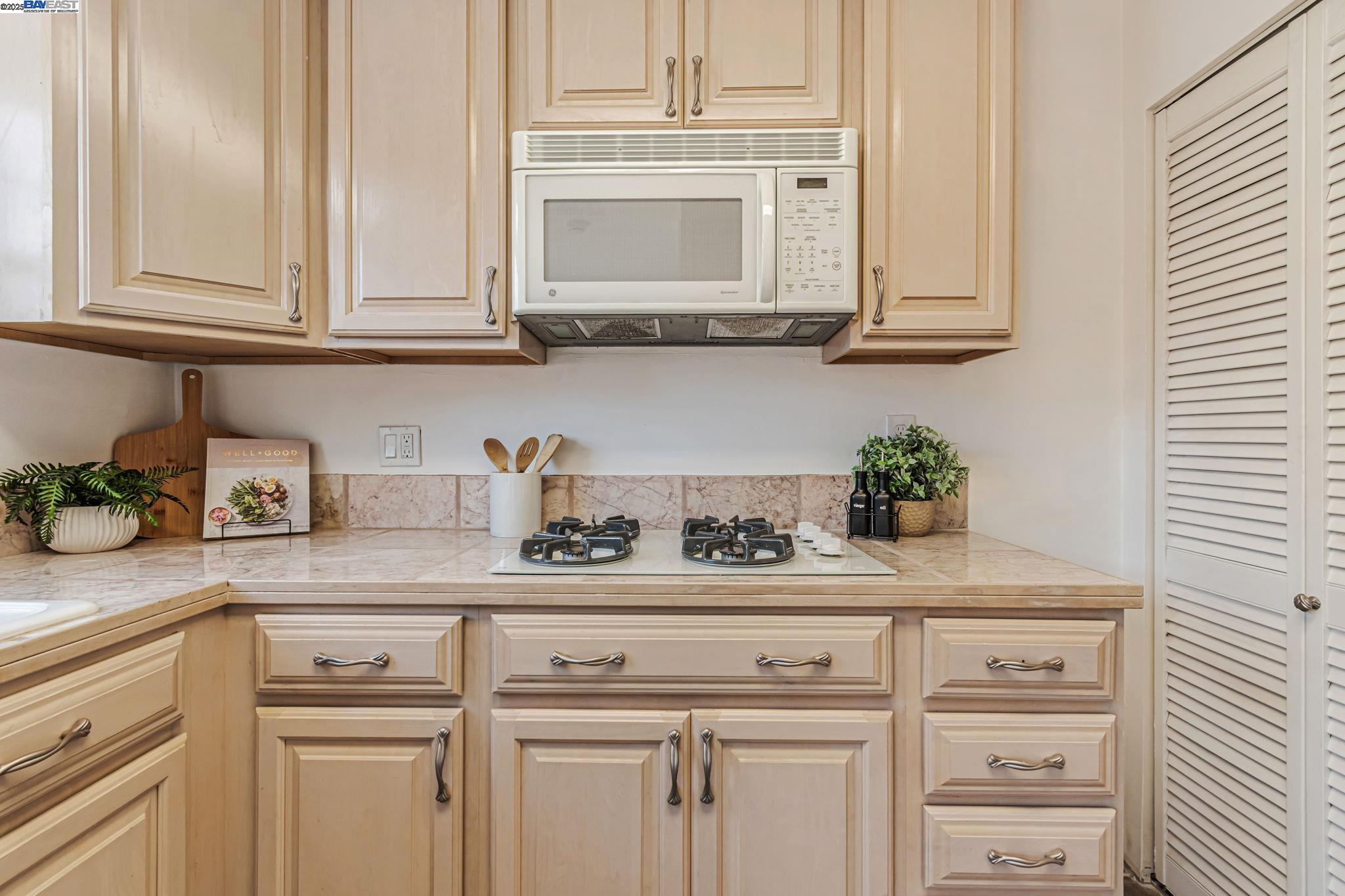 Detail Gallery Image 10 of 29 For 1456 Timothy, San Leandro,  CA 94577-2326 - 3 Beds | 1 Baths