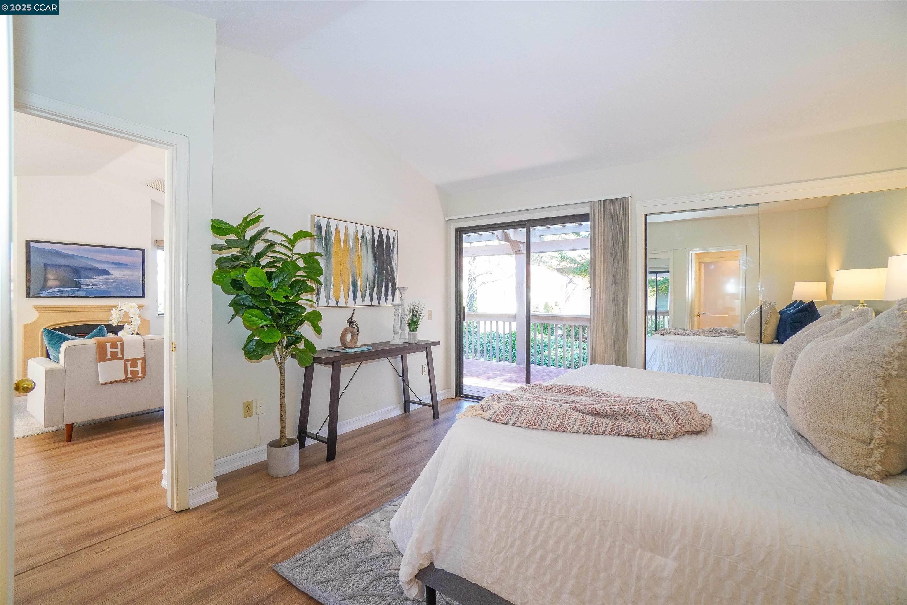 Detail Gallery Image 12 of 26 For 11 Fountain Grove Cir, Napa,  CA 94558 - 2 Beds | 2 Baths