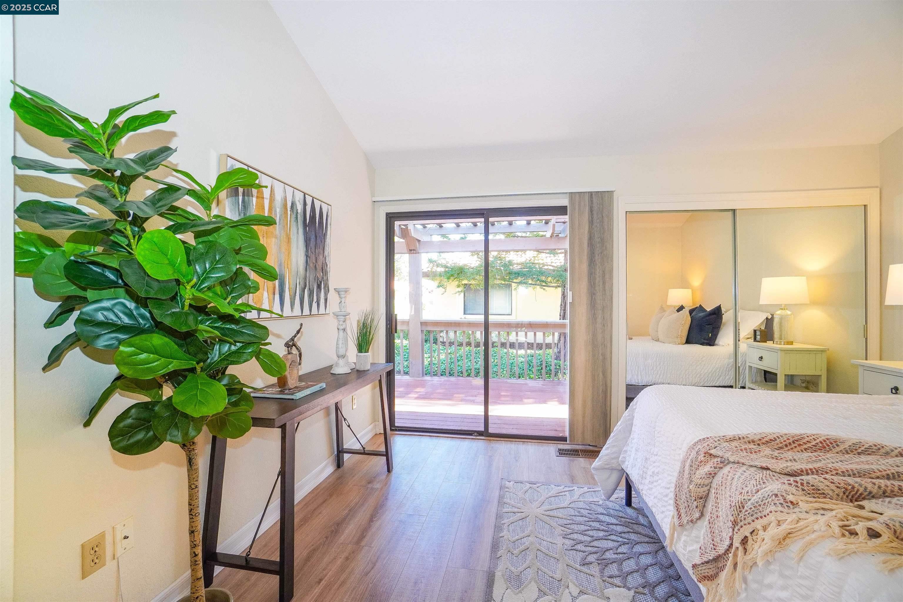 Detail Gallery Image 13 of 26 For 11 Fountain Grove Cir, Napa,  CA 94558 - 2 Beds | 2 Baths