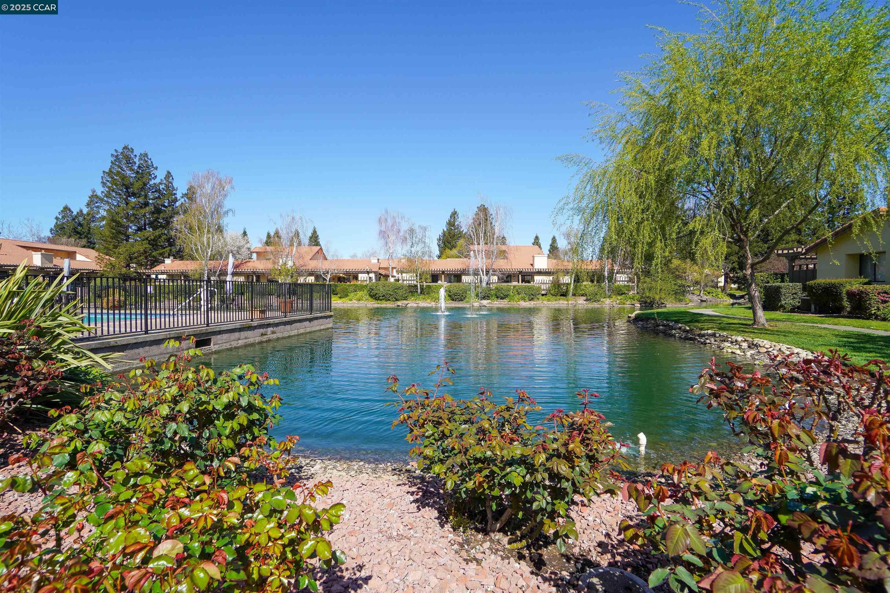 Detail Gallery Image 20 of 26 For 11 Fountain Grove Cir, Napa,  CA 94558 - 2 Beds | 2 Baths