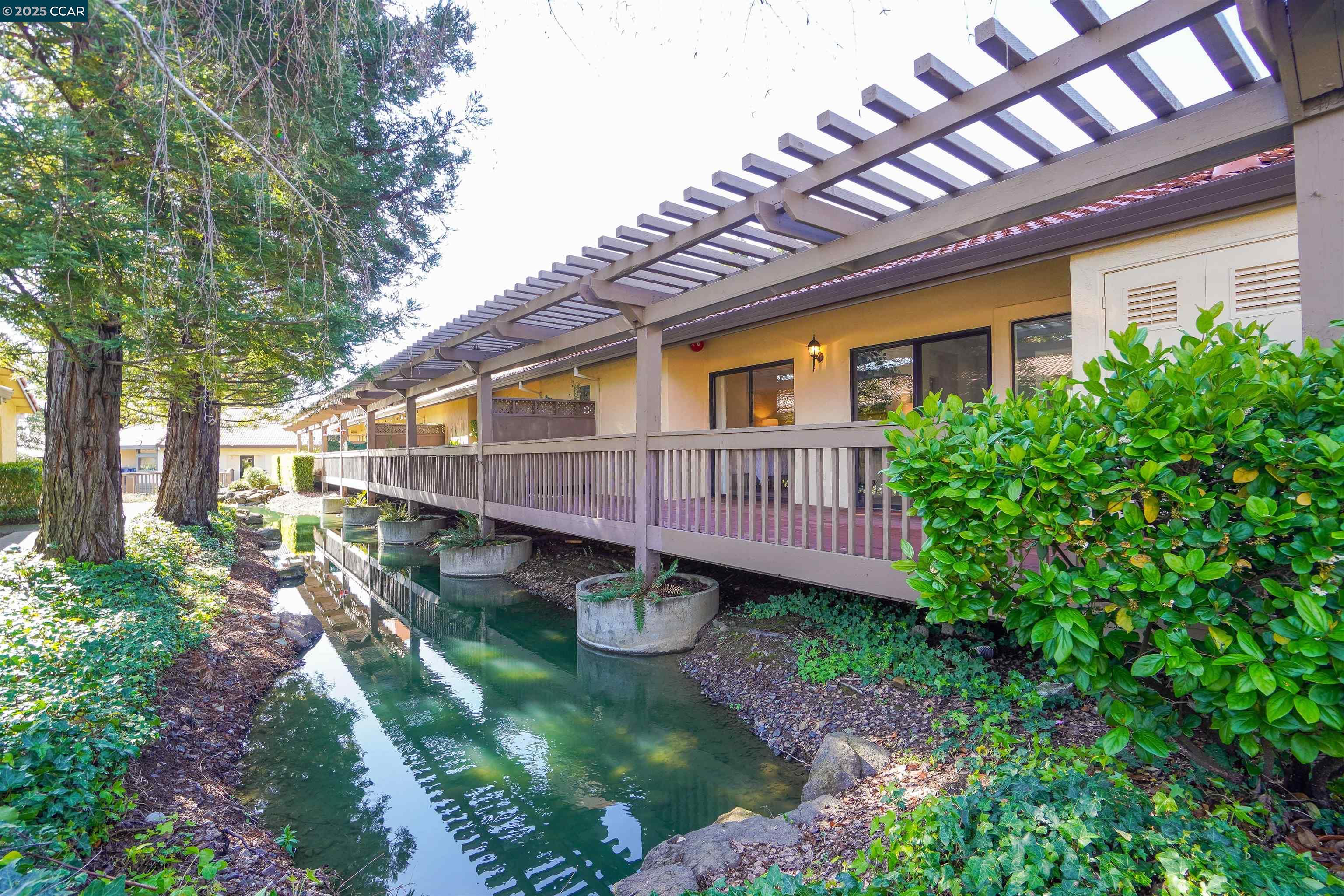 Detail Gallery Image 21 of 26 For 11 Fountain Grove Cir, Napa,  CA 94558 - 2 Beds | 2 Baths