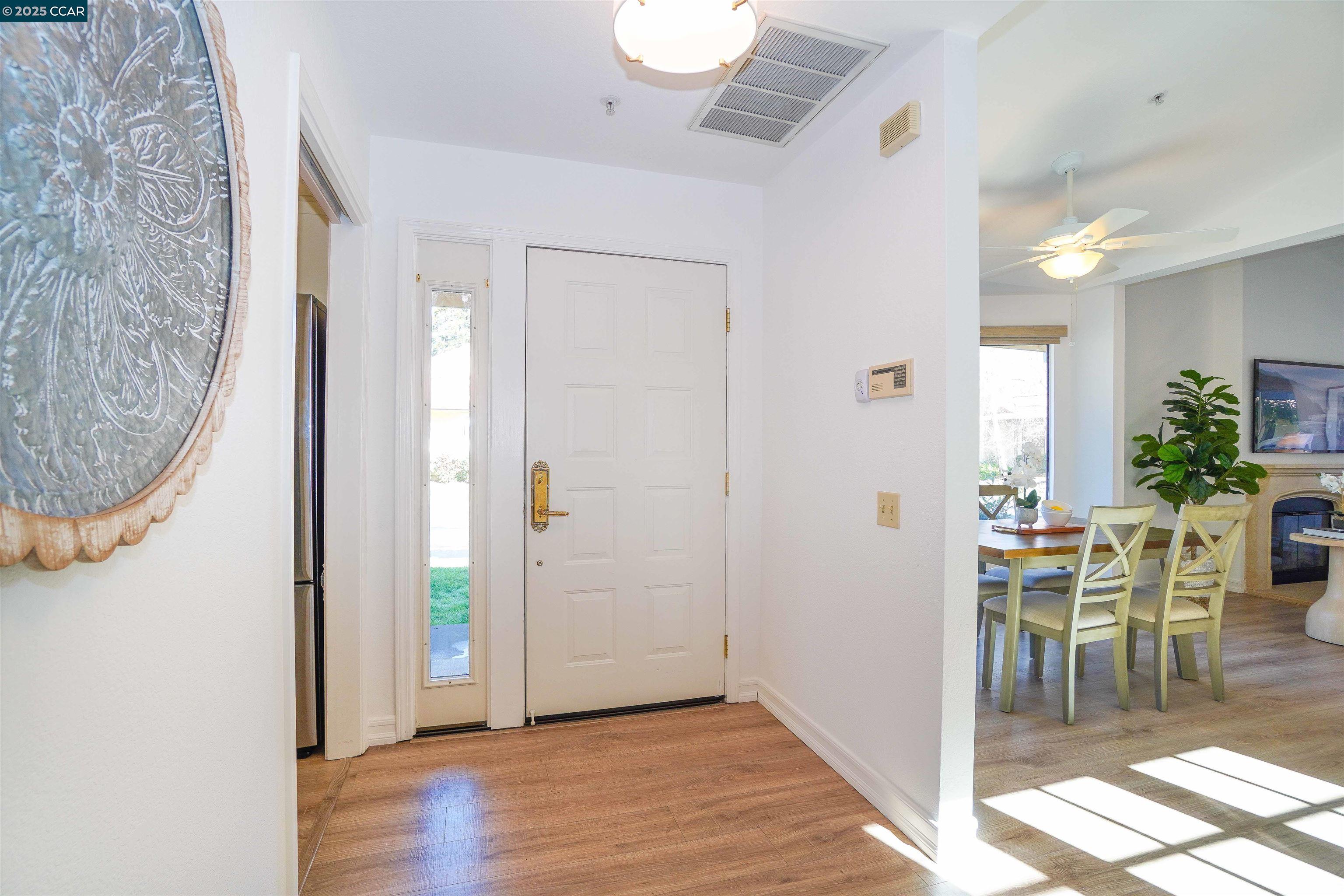 Detail Gallery Image 5 of 26 For 11 Fountain Grove Cir, Napa,  CA 94558 - 2 Beds | 2 Baths