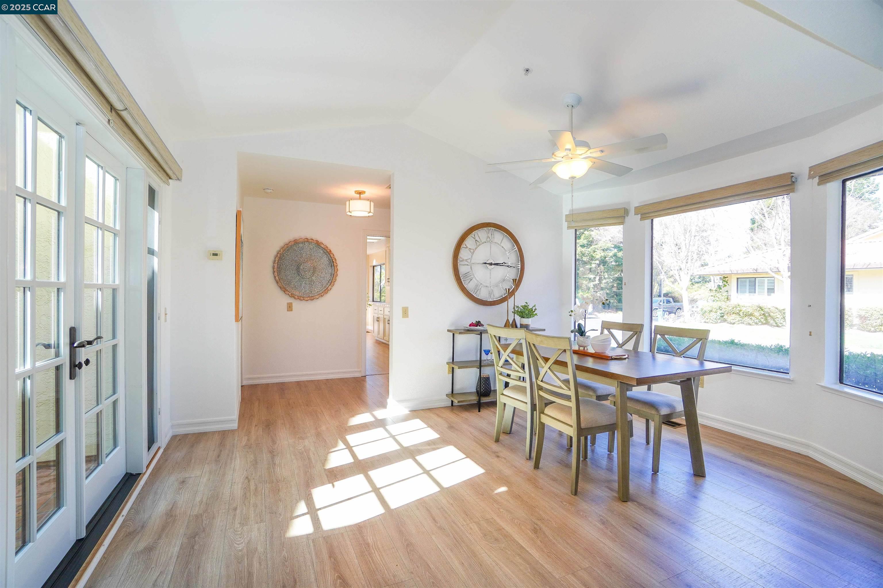 Detail Gallery Image 6 of 26 For 11 Fountain Grove Cir, Napa,  CA 94558 - 2 Beds | 2 Baths