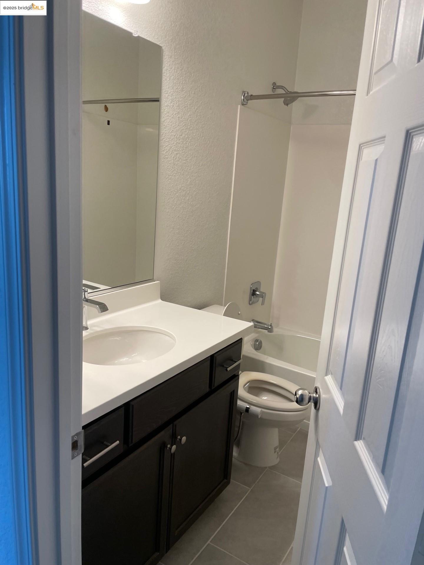 Detail Gallery Image 13 of 16 For 43 Fern Ln, Pittsburg,  CA 94565 - 3 Beds | 2/1 Baths