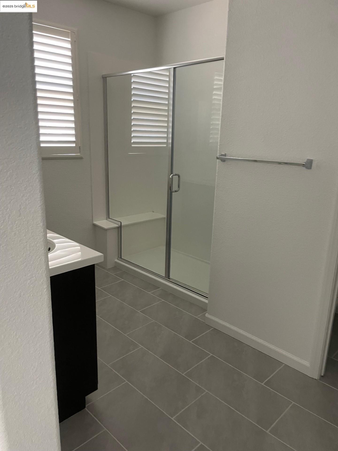 Detail Gallery Image 6 of 16 For 43 Fern Ln, Pittsburg,  CA 94565 - 3 Beds | 2/1 Baths