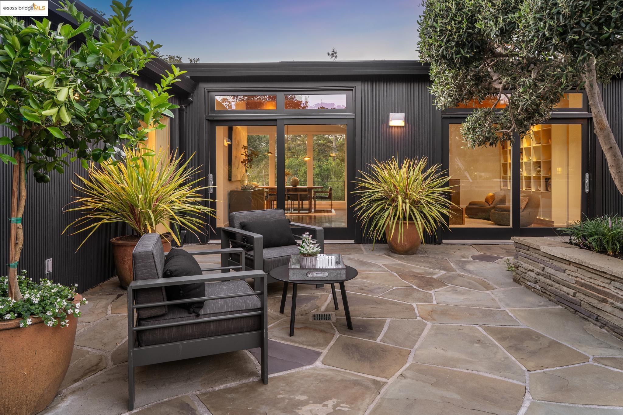 Front Image Thumbnail for EB41109548