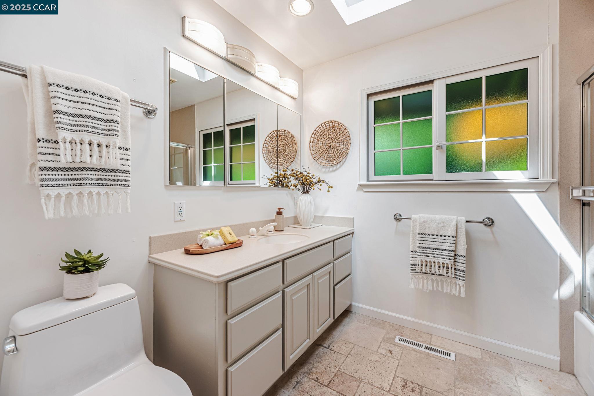 Detail Gallery Image 18 of 25 For 2600 Lunada Ln, Alamo,  CA 94507 - 4 Beds | 2/1 Baths