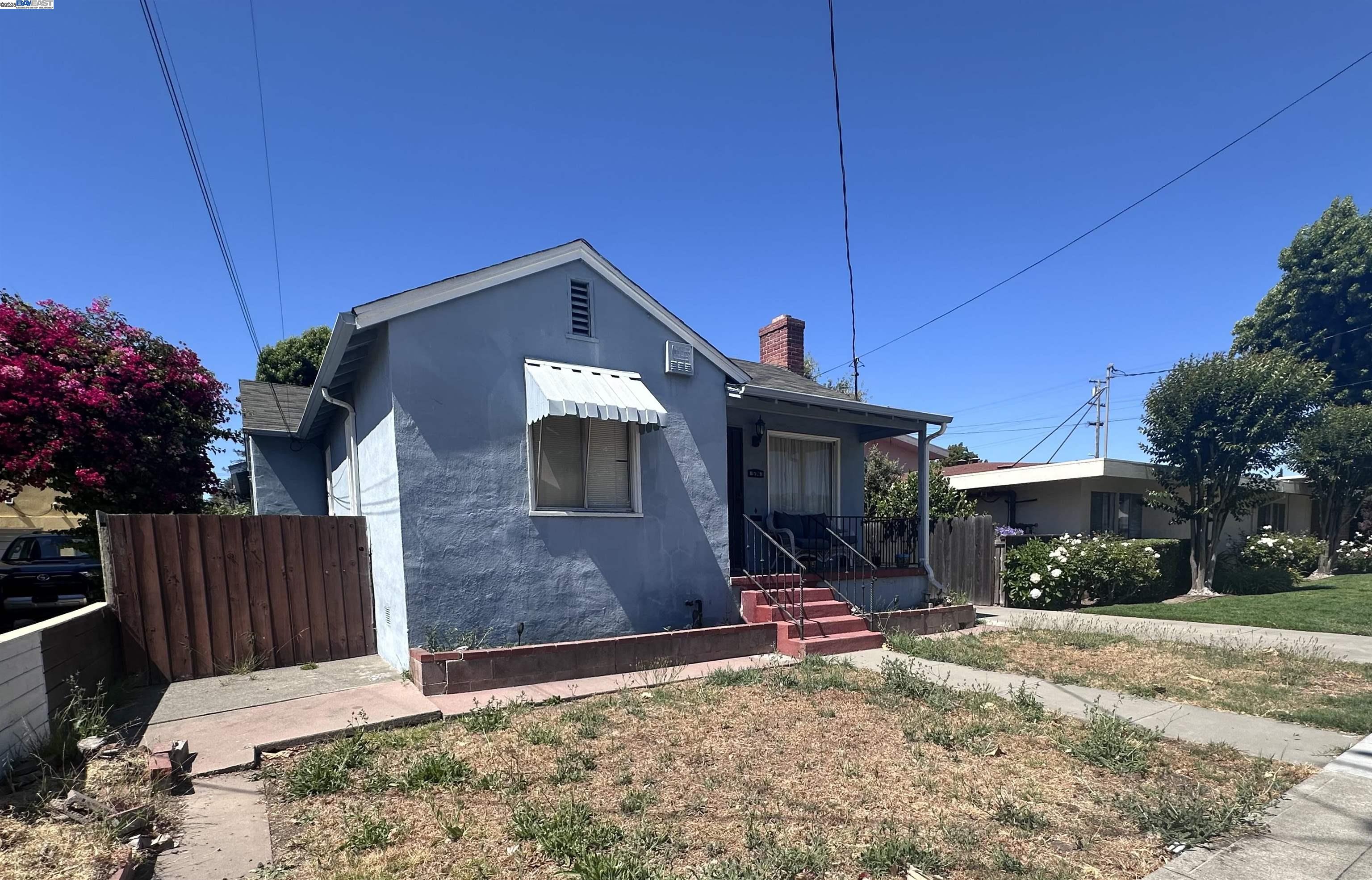574 Juana Ave