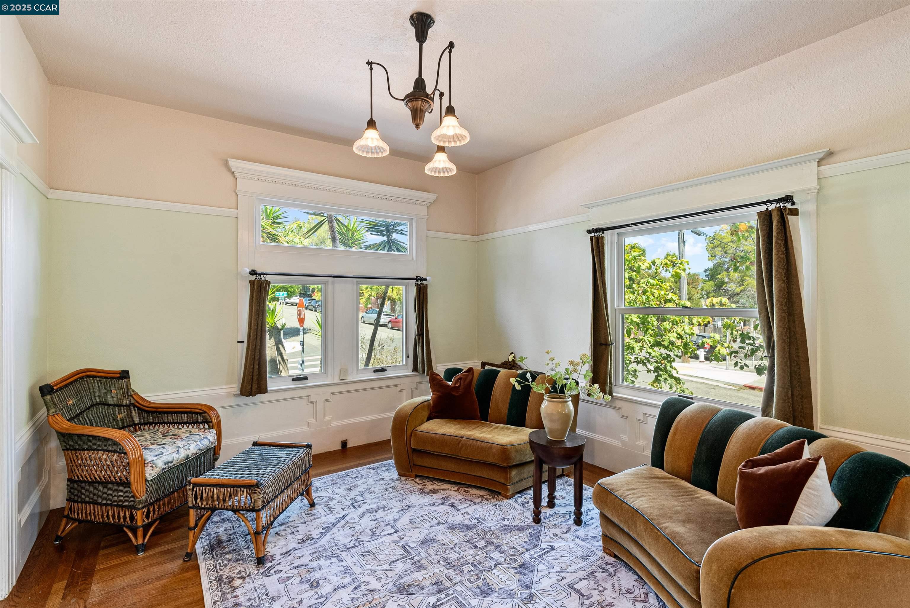 Detail Gallery Image 14 of 46 For 2840 11th Ave, Oakland,  CA 94610 - 3 Beds | 2 Baths