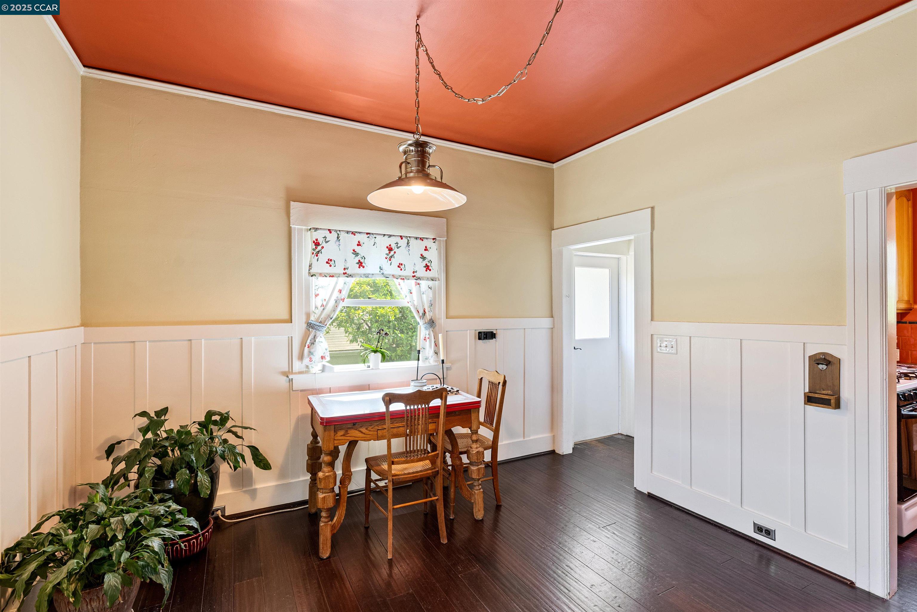 Detail Gallery Image 15 of 46 For 2840 11th Ave, Oakland,  CA 94610 - 3 Beds | 2 Baths