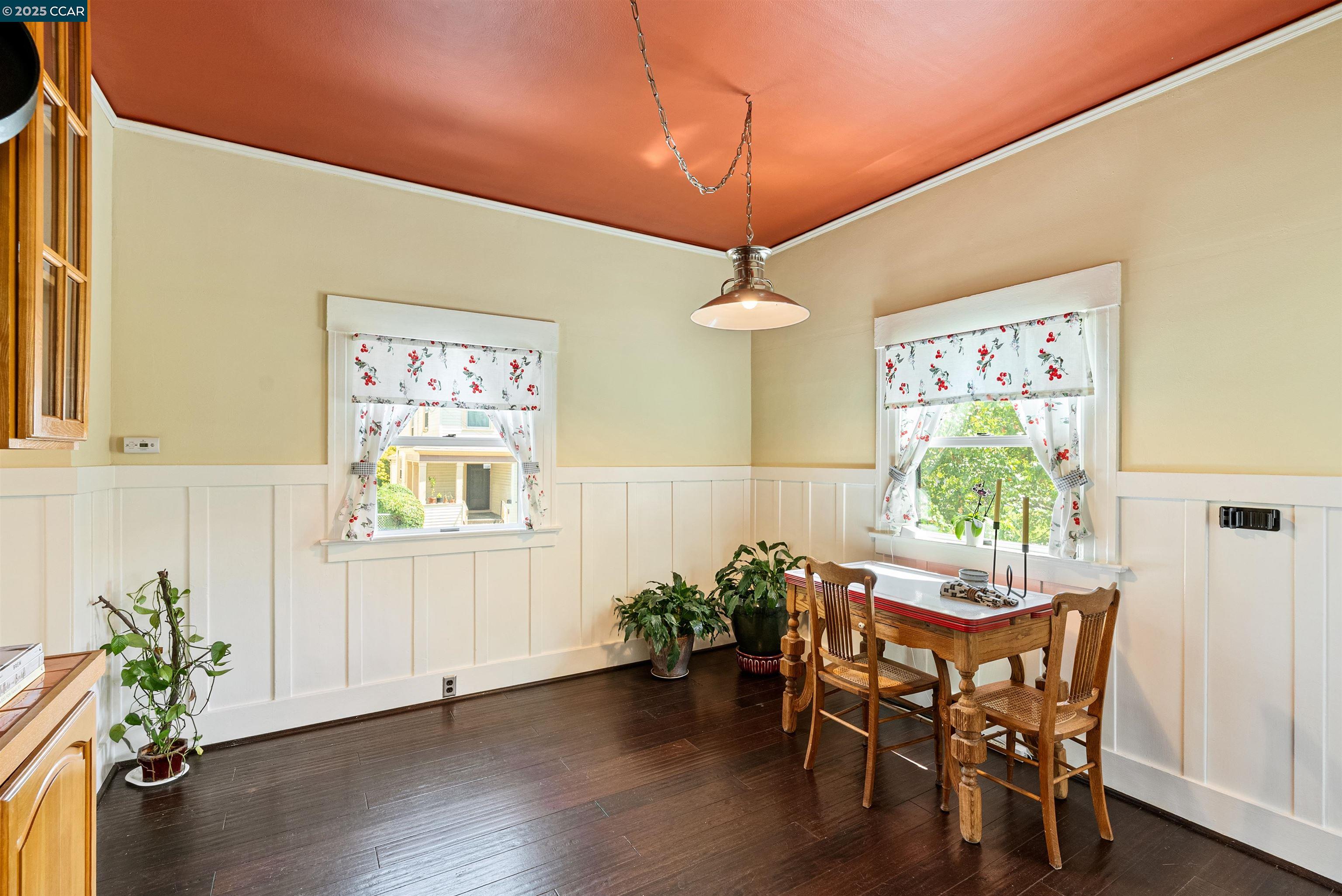 Detail Gallery Image 19 of 46 For 2840 11th Ave, Oakland,  CA 94610 - 3 Beds | 2 Baths