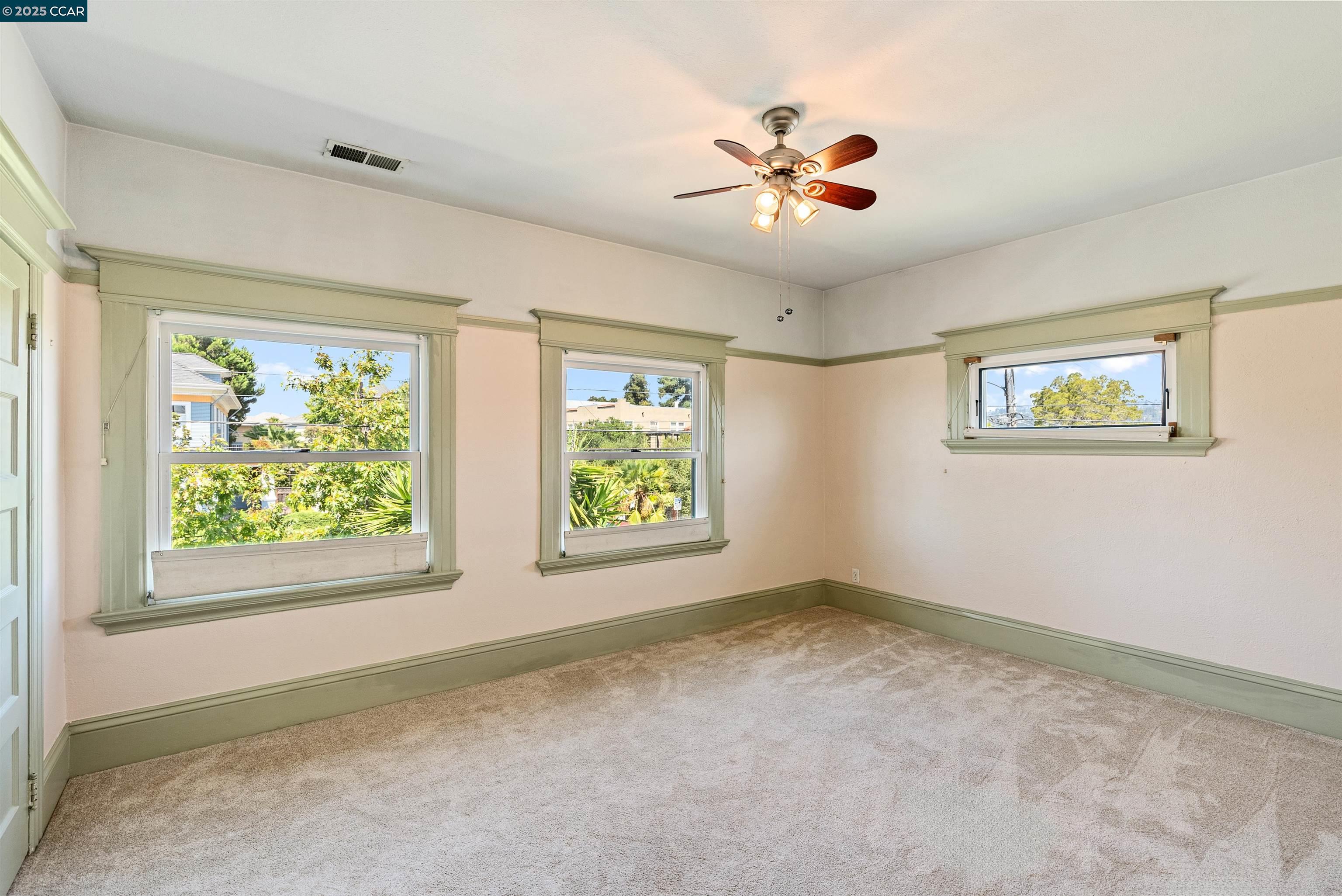 Detail Gallery Image 22 of 46 For 2840 11th Ave, Oakland,  CA 94610 - 3 Beds | 2 Baths