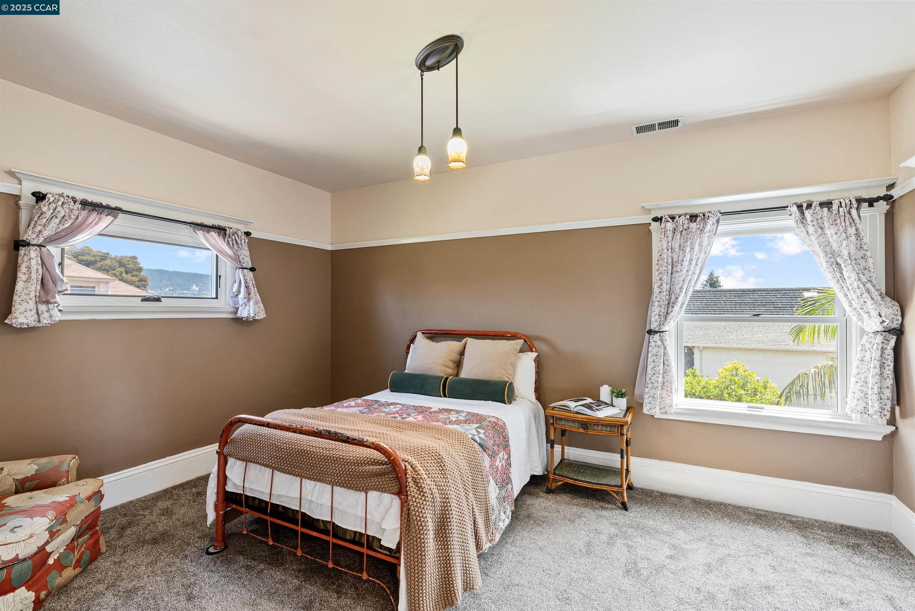 Detail Gallery Image 29 of 46 For 2840 11th Ave, Oakland,  CA 94610 - 3 Beds | 2 Baths