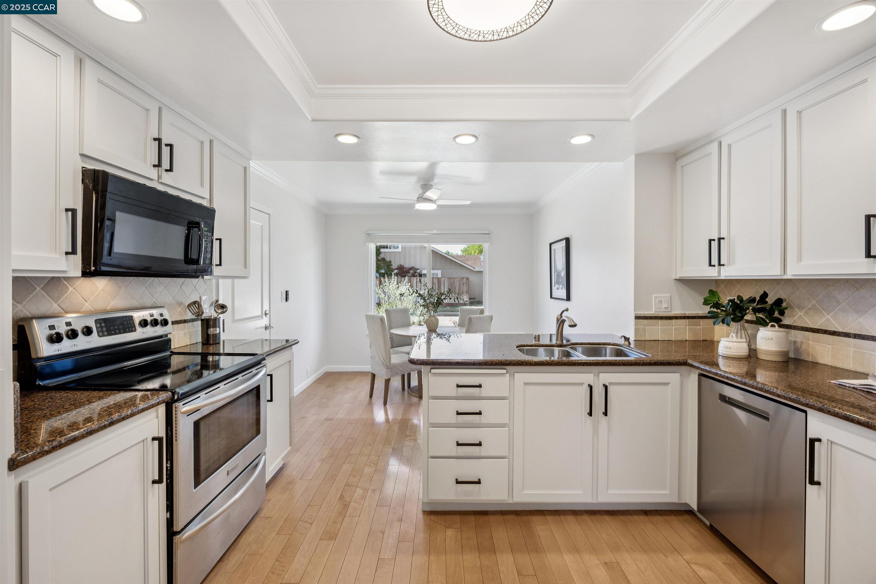 Detail Gallery Image 16 of 42 For 4697 Canary Dr, Pleasanton,  CA 94566 - 4 Beds | 2 Baths