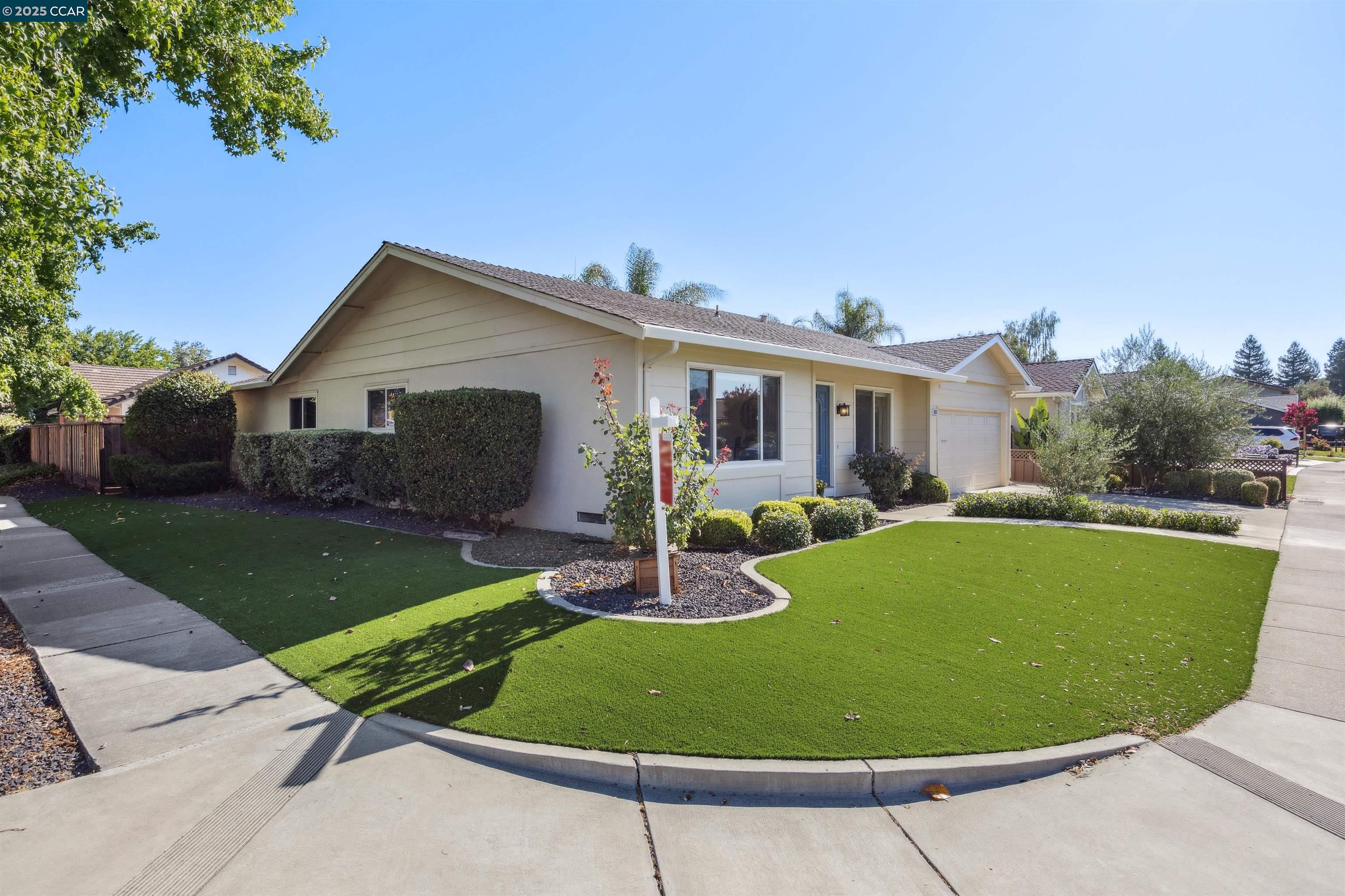 Detail Gallery Image 3 of 42 For 4697 Canary Dr, Pleasanton,  CA 94566 - 4 Beds | 2 Baths