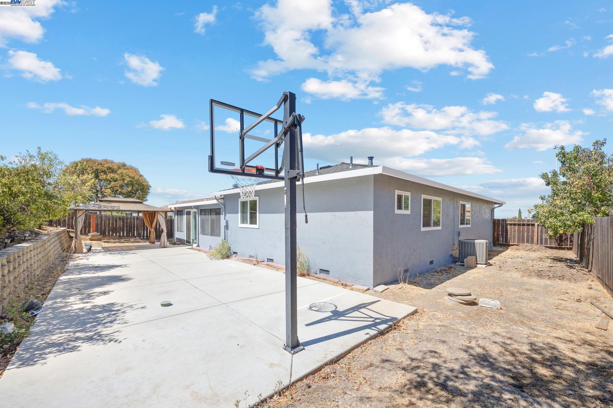 Detail Gallery Image 35 of 46 For 333 Atherton Ave, Pittsburg,  CA 94565 - 3 Beds | 2 Baths