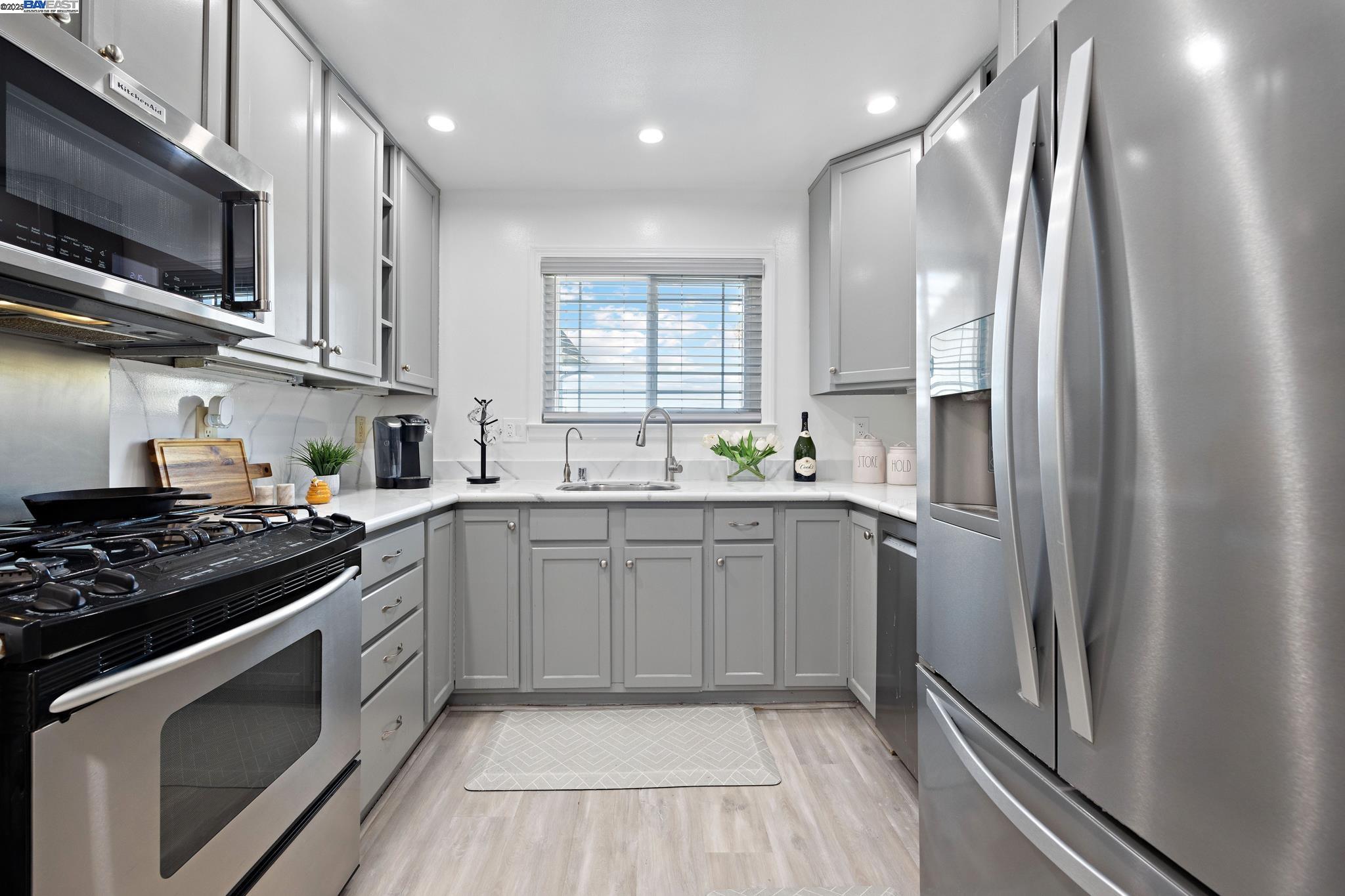 Detail Gallery Image 9 of 46 For 333 Atherton Ave, Pittsburg,  CA 94565 - 3 Beds | 2 Baths