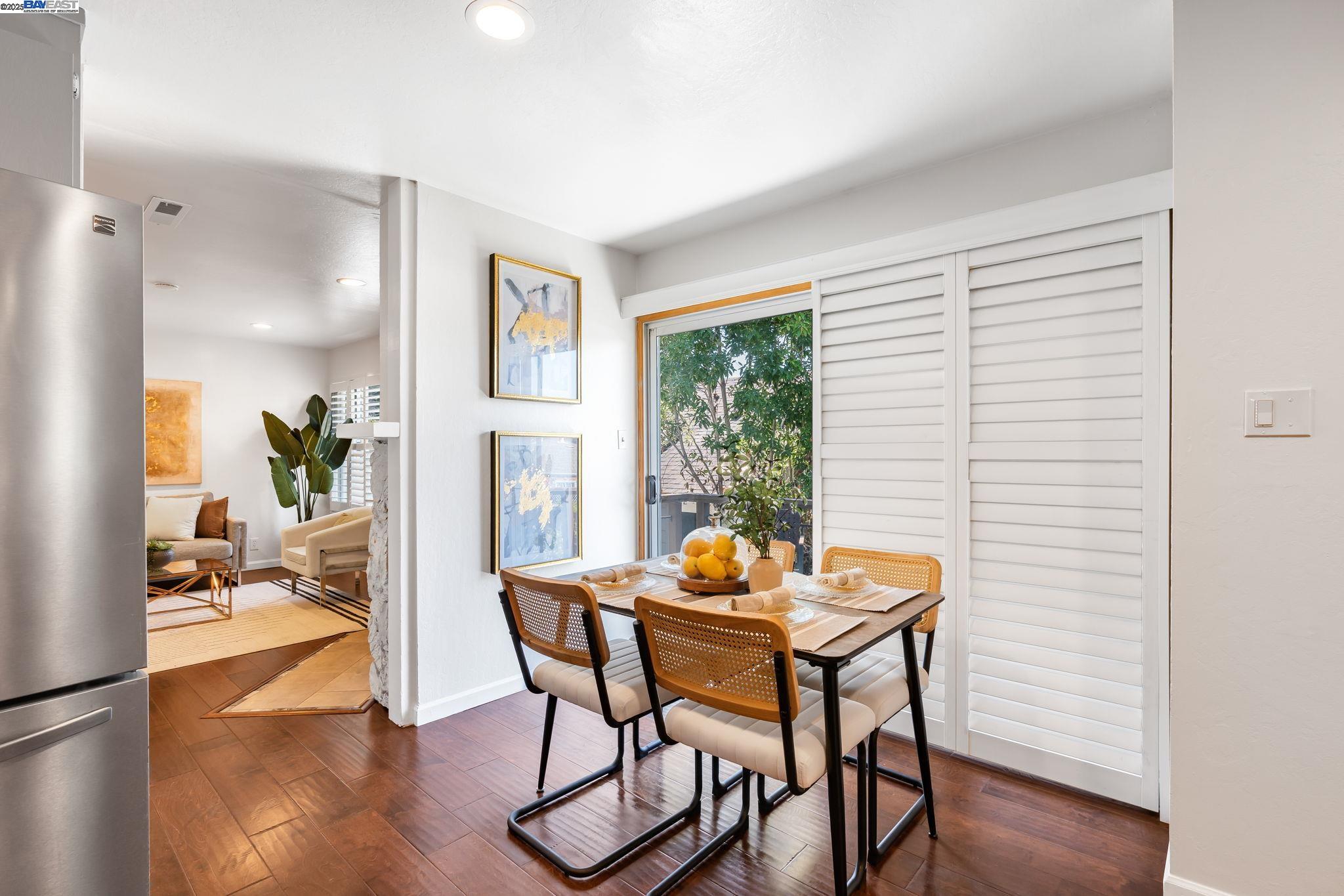 Detail Gallery Image 16 of 44 For 1233 Broadway #D,  Alameda,  CA 94501 - 3 Beds | 2 Baths
