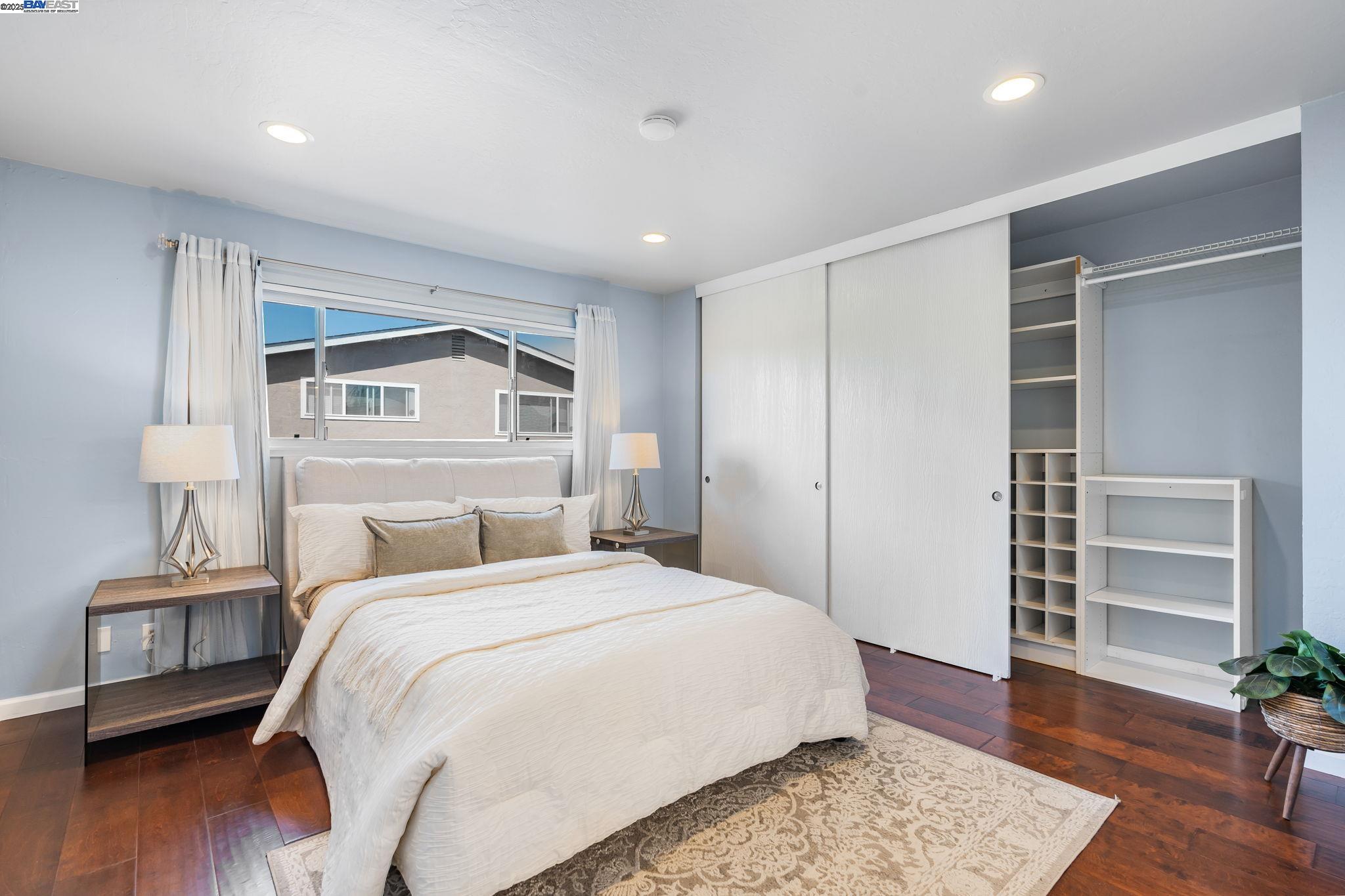 Detail Gallery Image 18 of 44 For 1233 Broadway #D,  Alameda,  CA 94501 - 3 Beds | 2 Baths