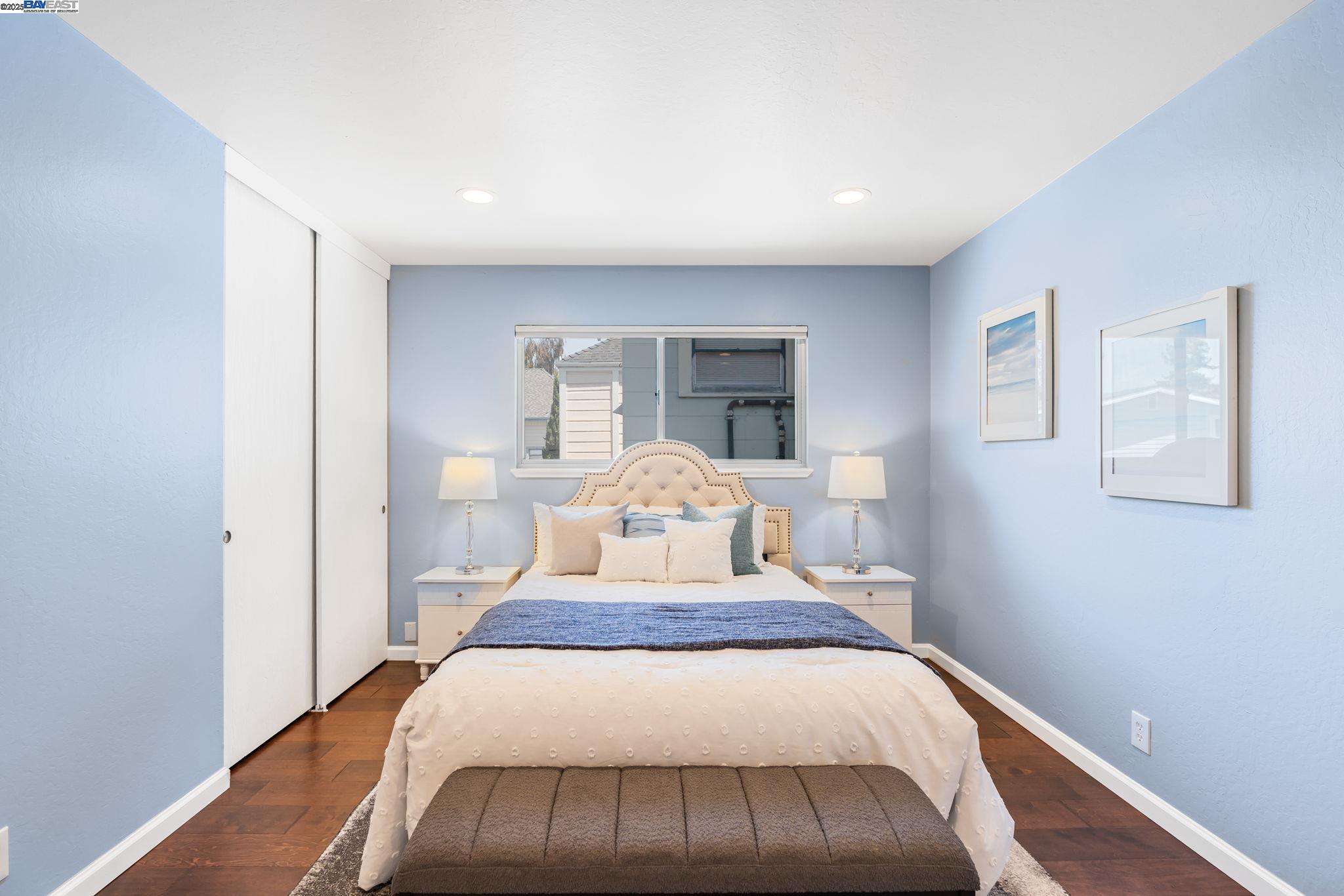 Detail Gallery Image 23 of 44 For 1233 Broadway #D,  Alameda,  CA 94501 - 3 Beds | 2 Baths