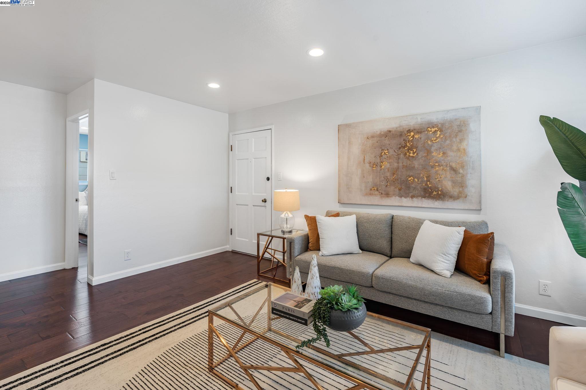 Photo #4: 41109556 Listing 