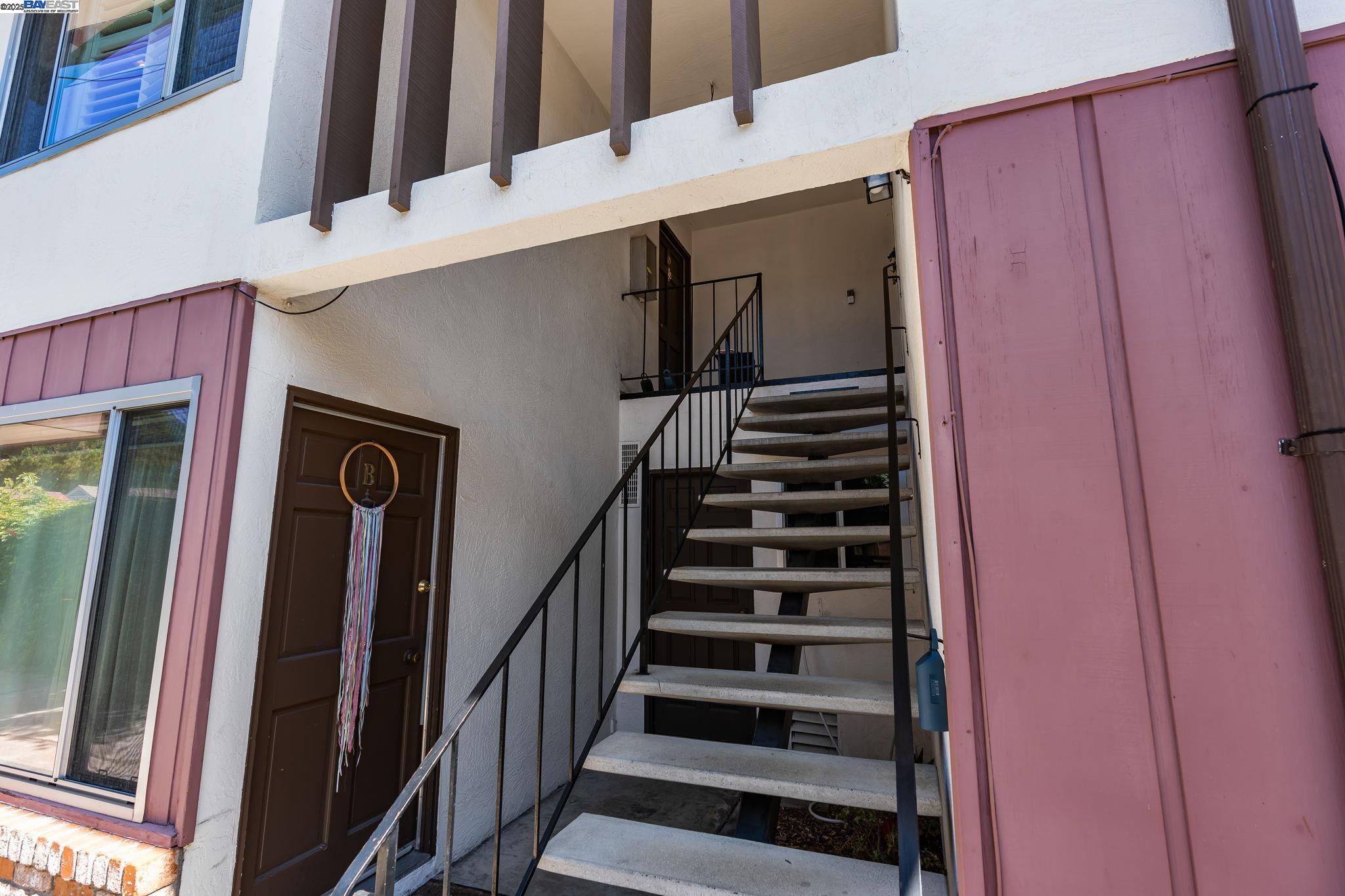 Detail Gallery Image 32 of 44 For 1233 Broadway #D,  Alameda,  CA 94501 - 3 Beds | 2 Baths