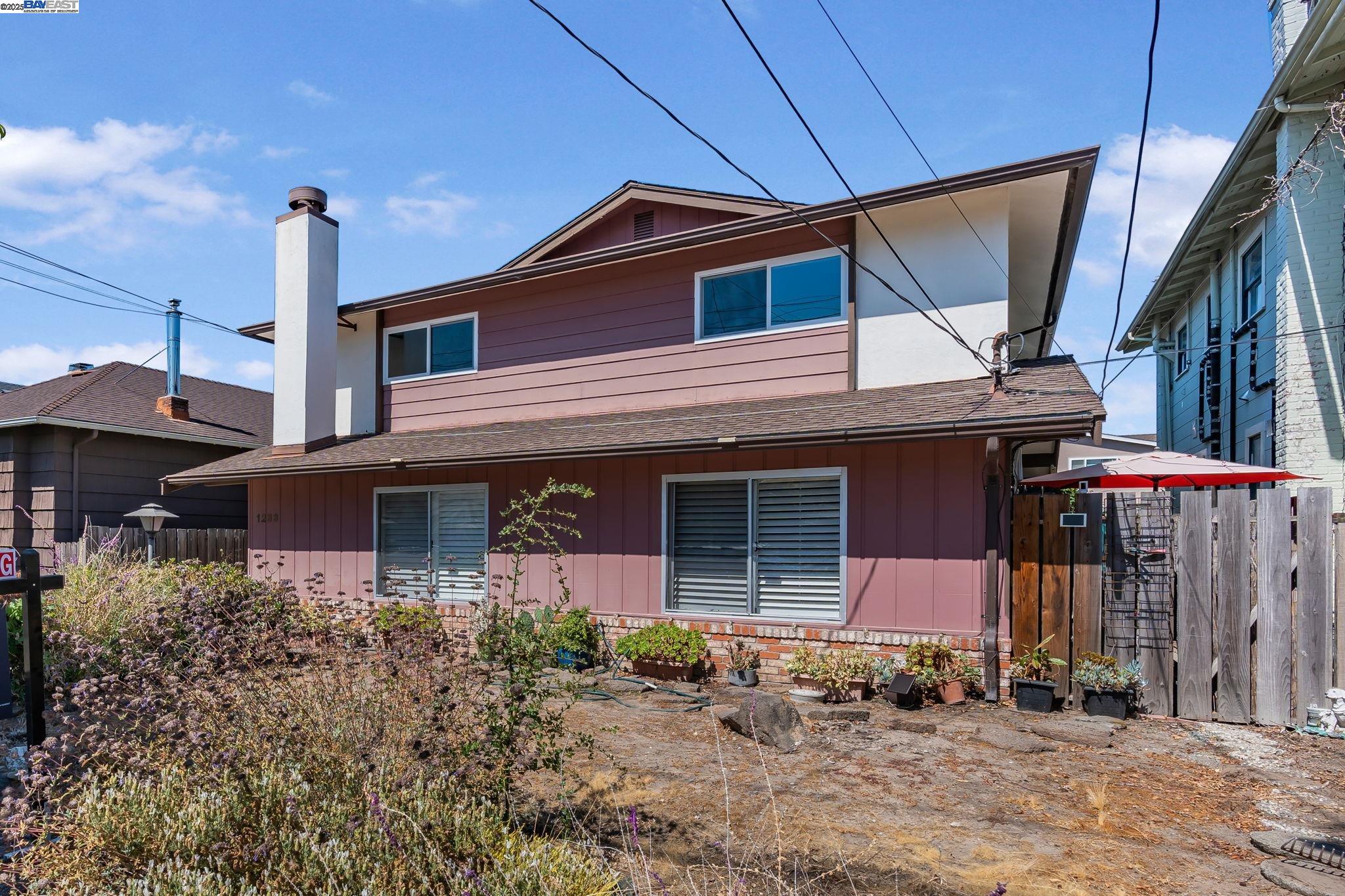 Detail Gallery Image 35 of 44 For 1233 Broadway #D,  Alameda,  CA 94501 - 3 Beds | 2 Baths