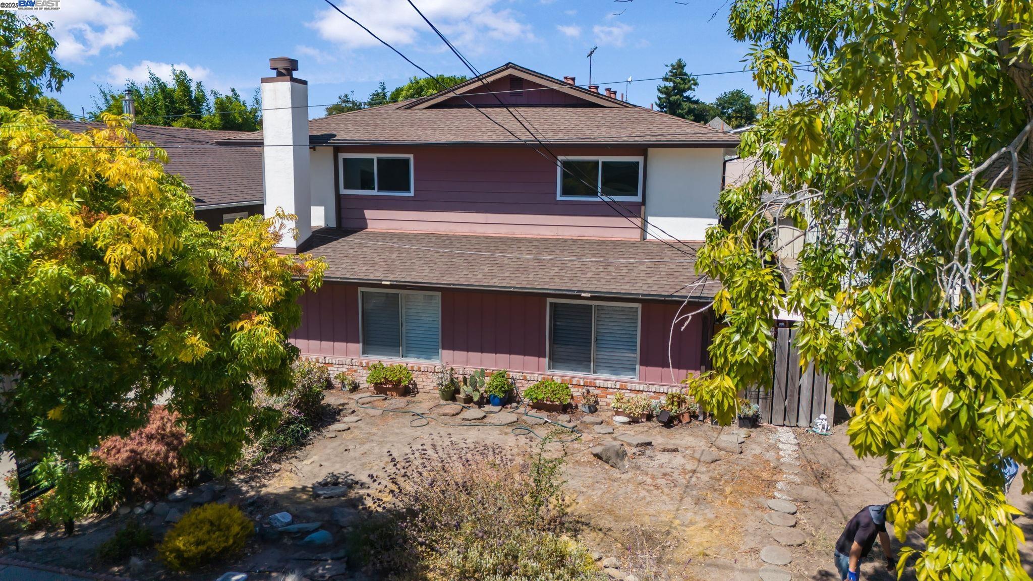 Detail Gallery Image 36 of 44 For 1233 Broadway #D,  Alameda,  CA 94501 - 3 Beds | 2 Baths
