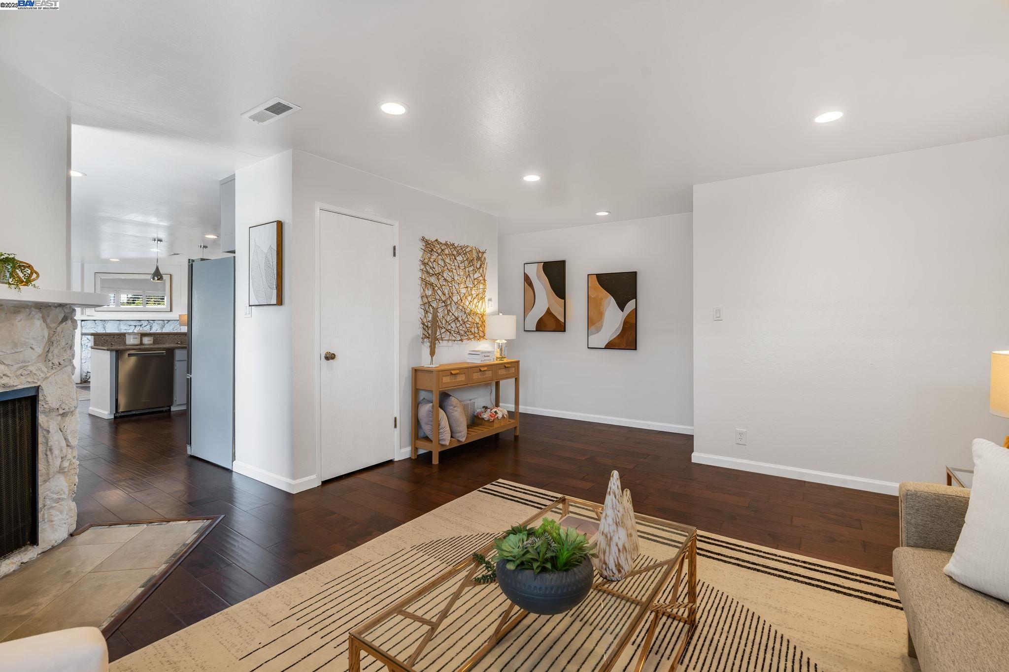 Photo #5: 41109556 Listing 