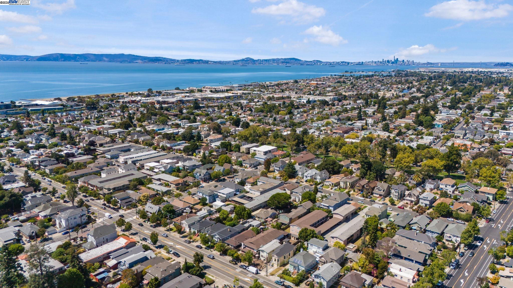 Detail Gallery Image 41 of 44 For 1233 Broadway #D,  Alameda,  CA 94501 - 3 Beds | 2 Baths