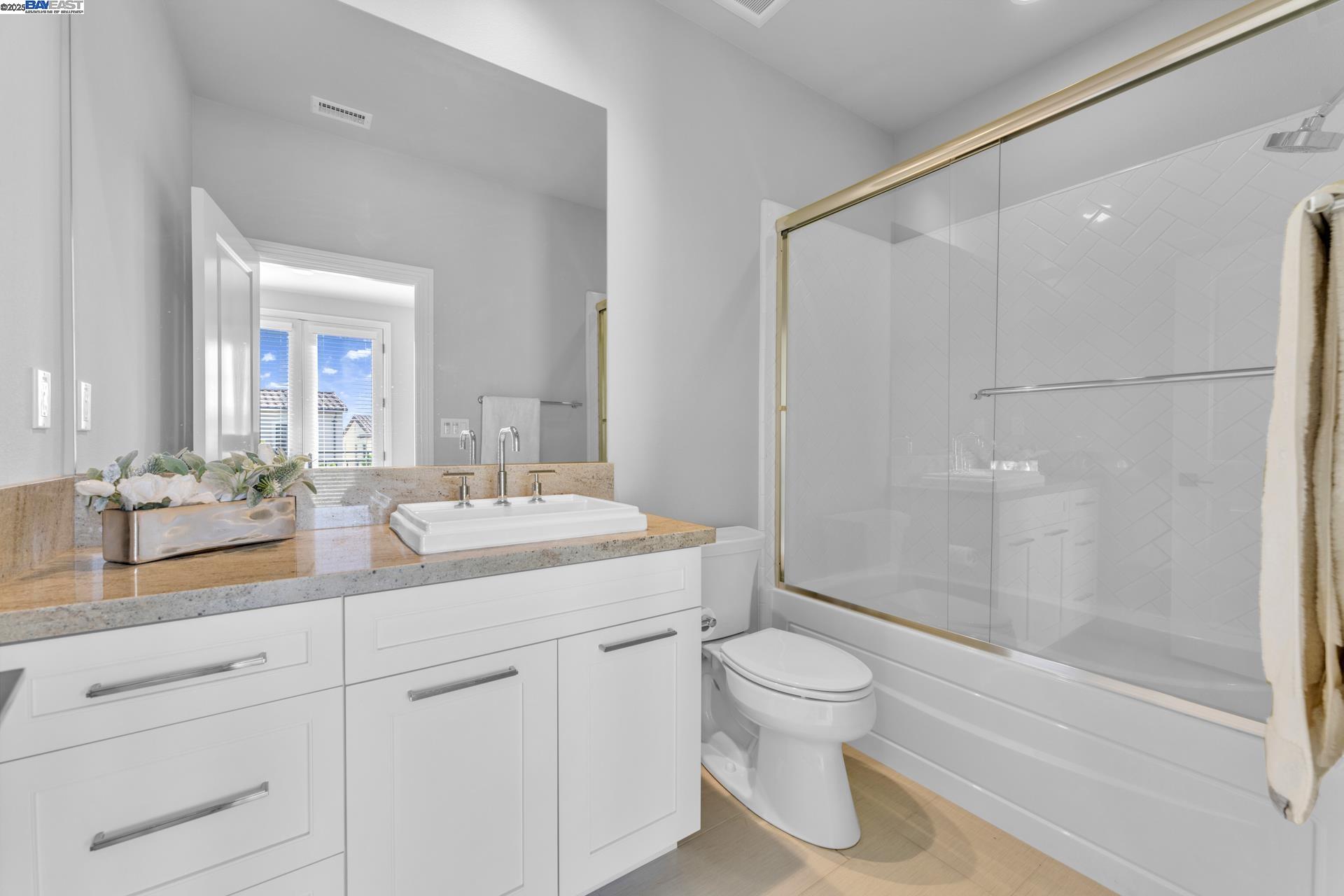 Detail Gallery Image 35 of 50 For 103 Crosswinds, Irvine,  CA 92602 - 5 Beds | 5/1 Baths