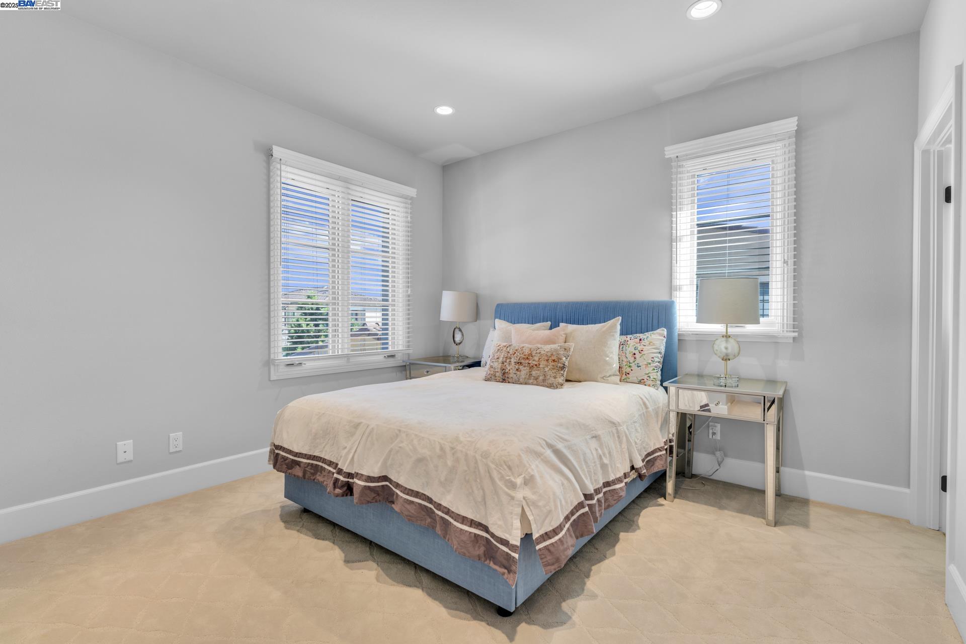 Detail Gallery Image 36 of 50 For 103 Crosswinds, Irvine,  CA 92602 - 5 Beds | 5/1 Baths
