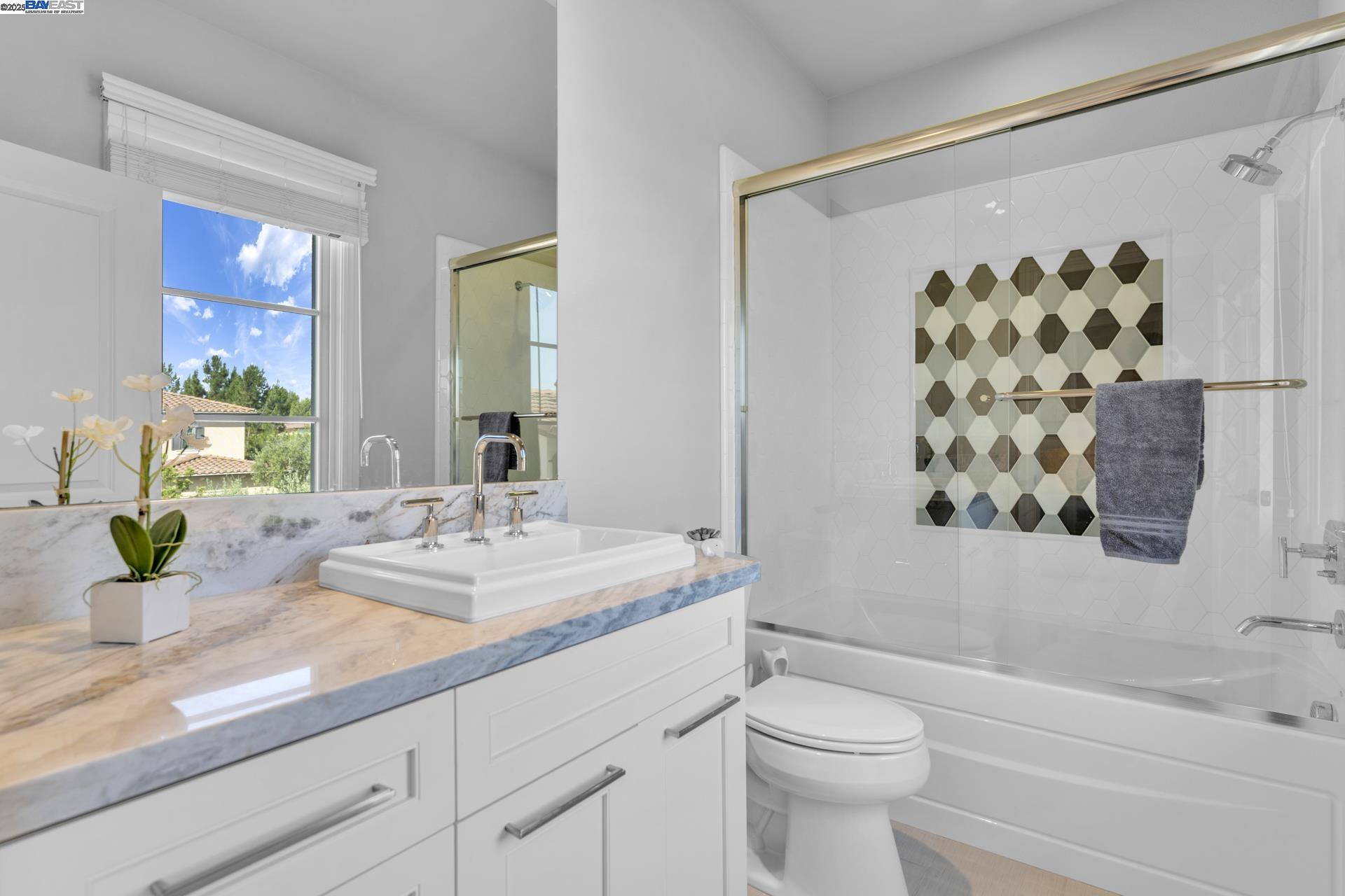 Detail Gallery Image 39 of 50 For 103 Crosswinds, Irvine,  CA 92602 - 5 Beds | 5/1 Baths