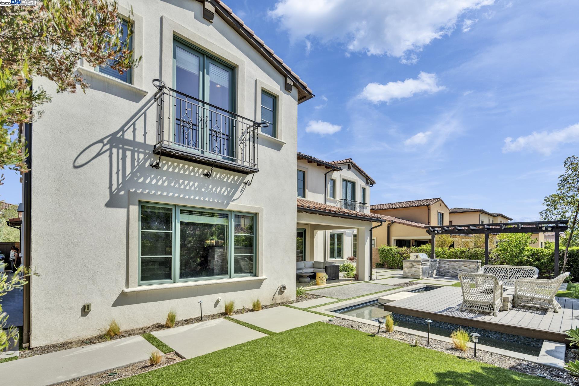 Detail Gallery Image 43 of 50 For 103 Crosswinds, Irvine,  CA 92602 - 5 Beds | 5/1 Baths