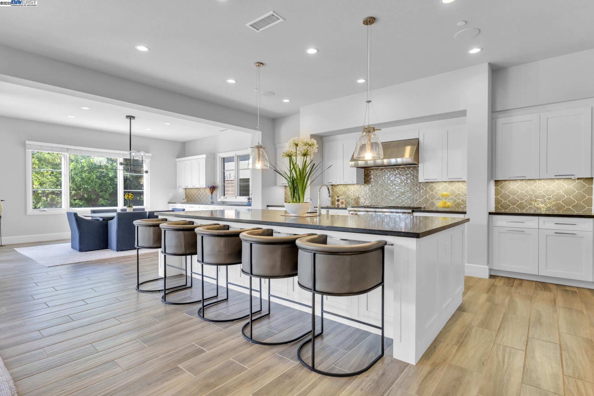 Detail Gallery Image 7 of 50 For 103 Crosswinds, Irvine,  CA 92602 - 5 Beds | 5/1 Baths