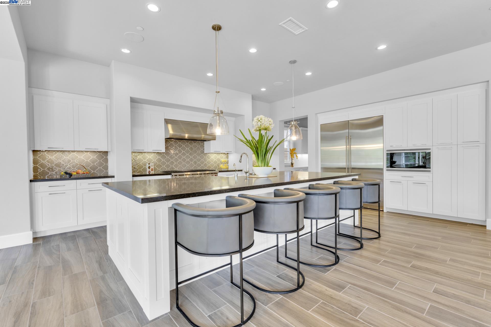 Detail Gallery Image 8 of 50 For 103 Crosswinds, Irvine,  CA 92602 - 5 Beds | 5/1 Baths