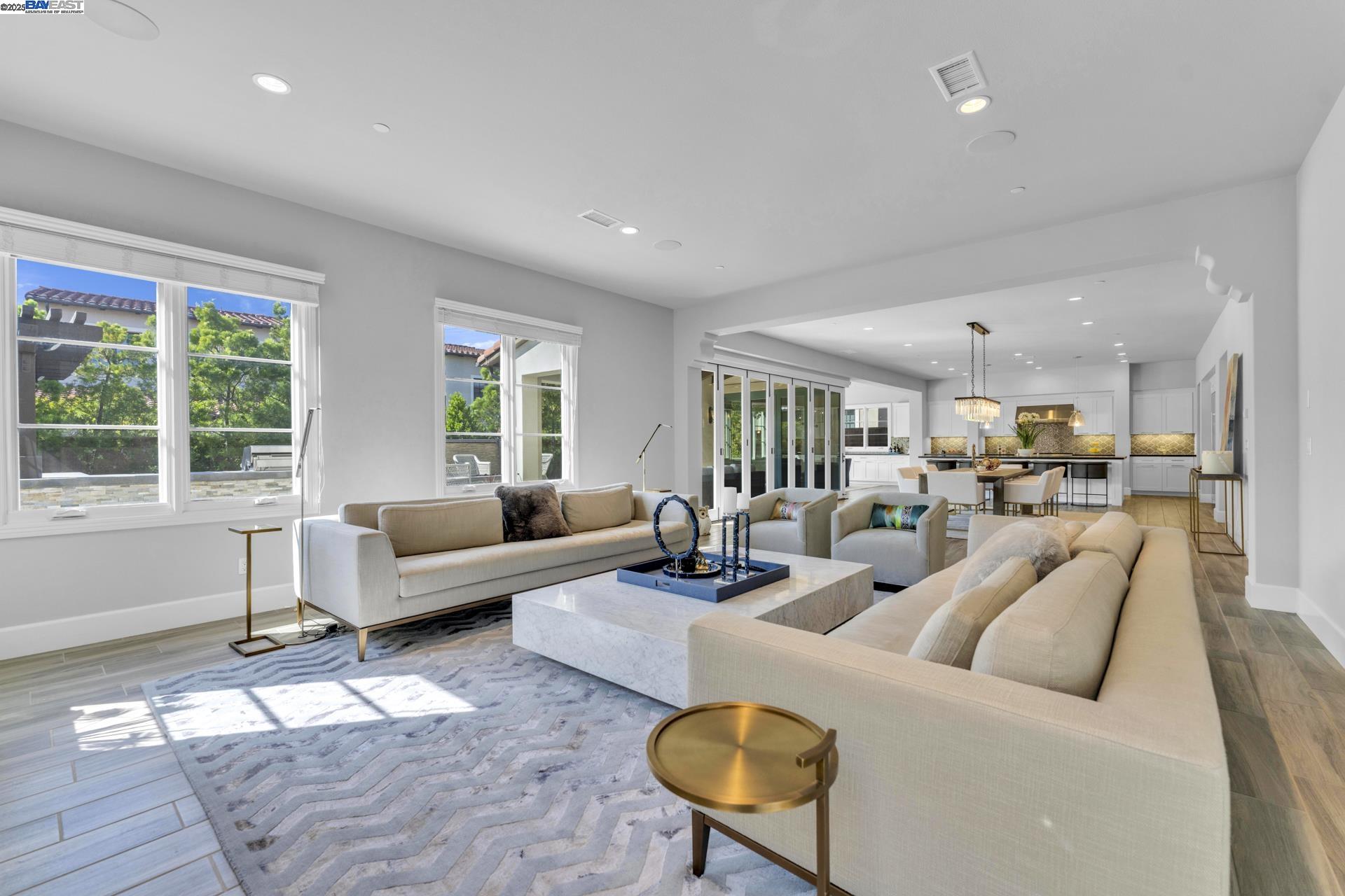 Detail Gallery Image 10 of 50 For 103 Crosswinds, Irvine,  CA 92602 - 5 Beds | 5/1 Baths