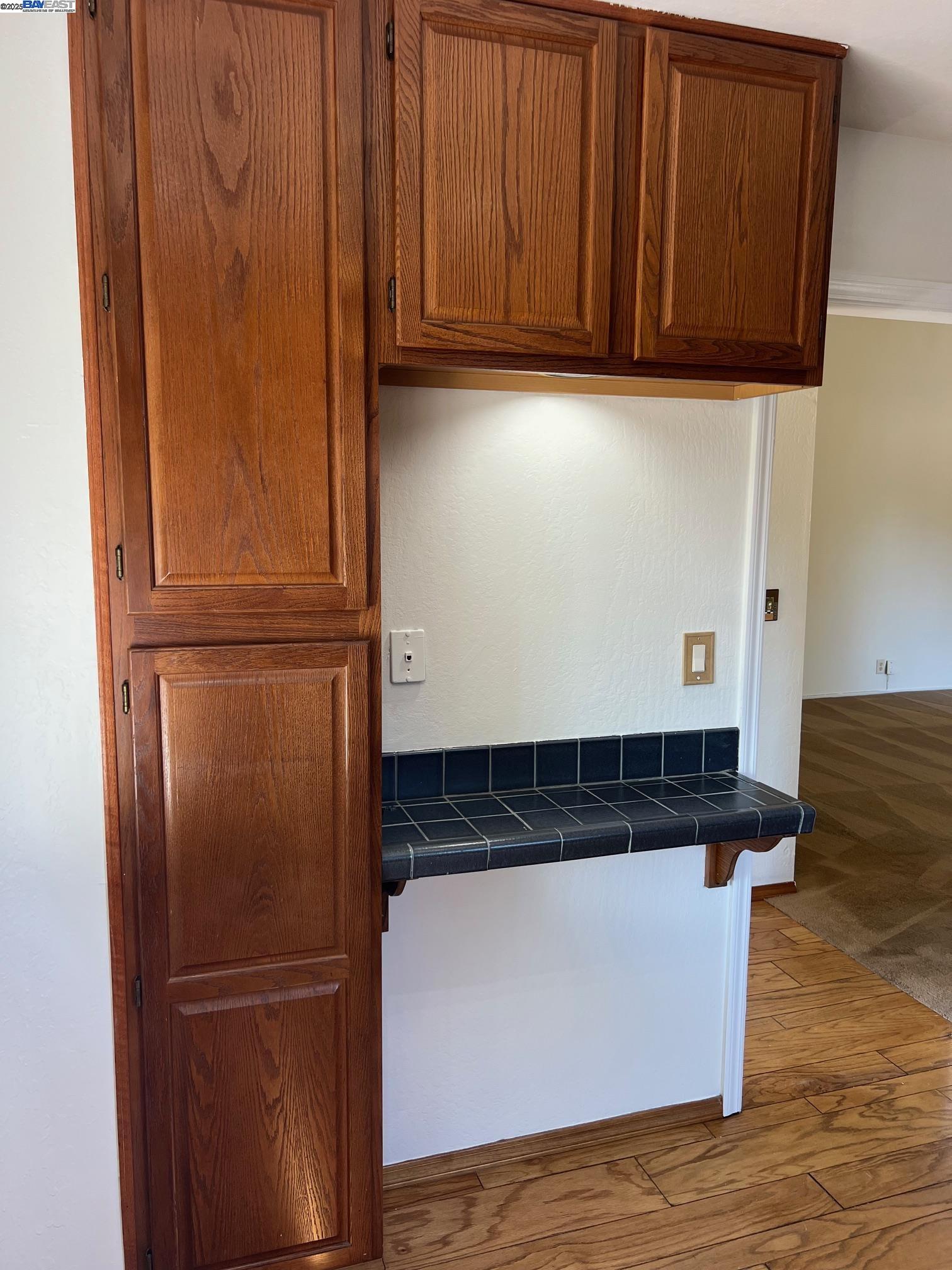 Detail Gallery Image 11 of 58 For 3242 Monika Ln, Hayward,  CA 94541 - 3 Beds | 2/1 Baths
