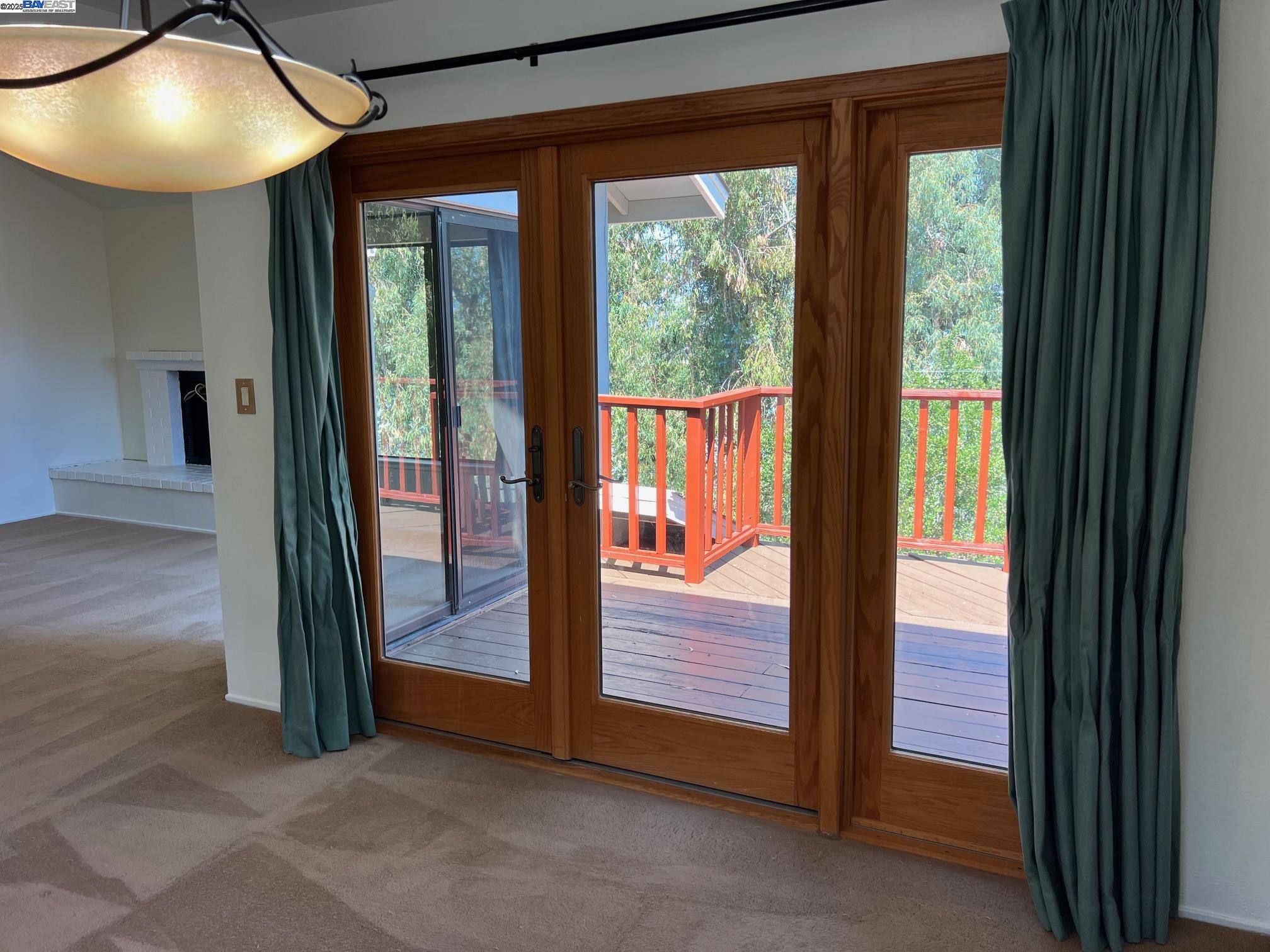 Detail Gallery Image 14 of 58 For 3242 Monika Ln, Hayward,  CA 94541 - 3 Beds | 2/1 Baths