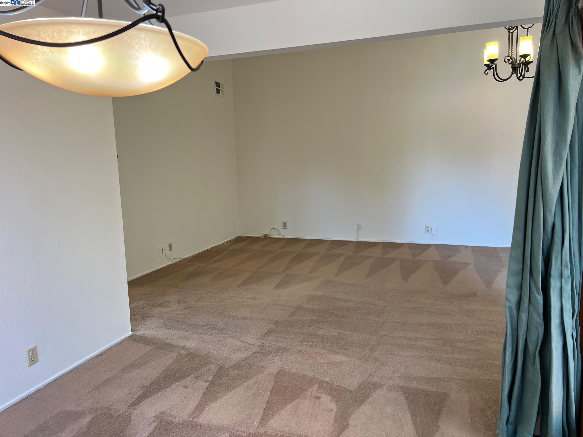 Detail Gallery Image 16 of 58 For 3242 Monika Ln, Hayward,  CA 94541 - 3 Beds | 2/1 Baths