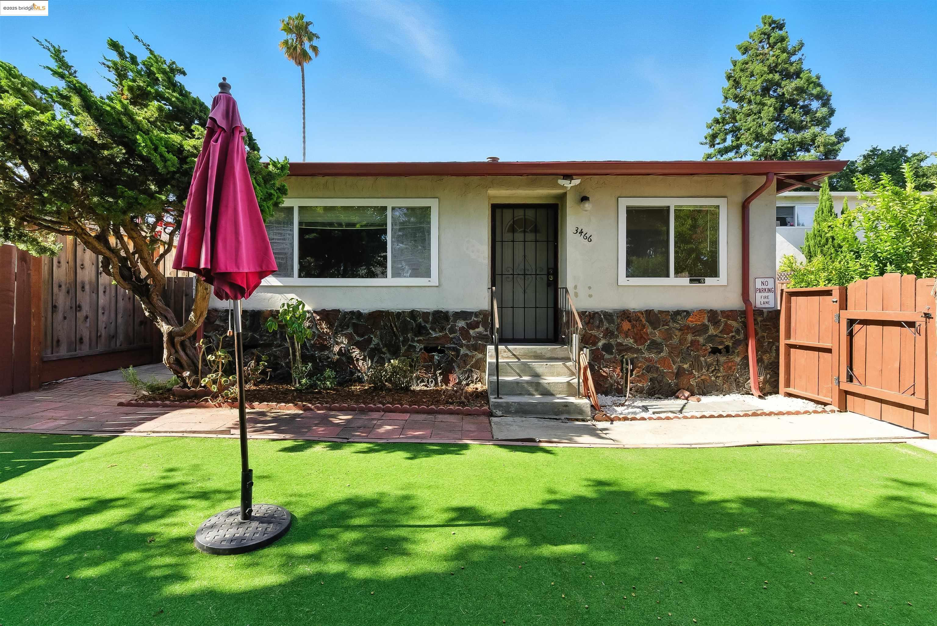 Detail Gallery Image 1 of 35 For 3464 Michael Dr, Redwood City,  CA 94063 - – Beds | – Baths