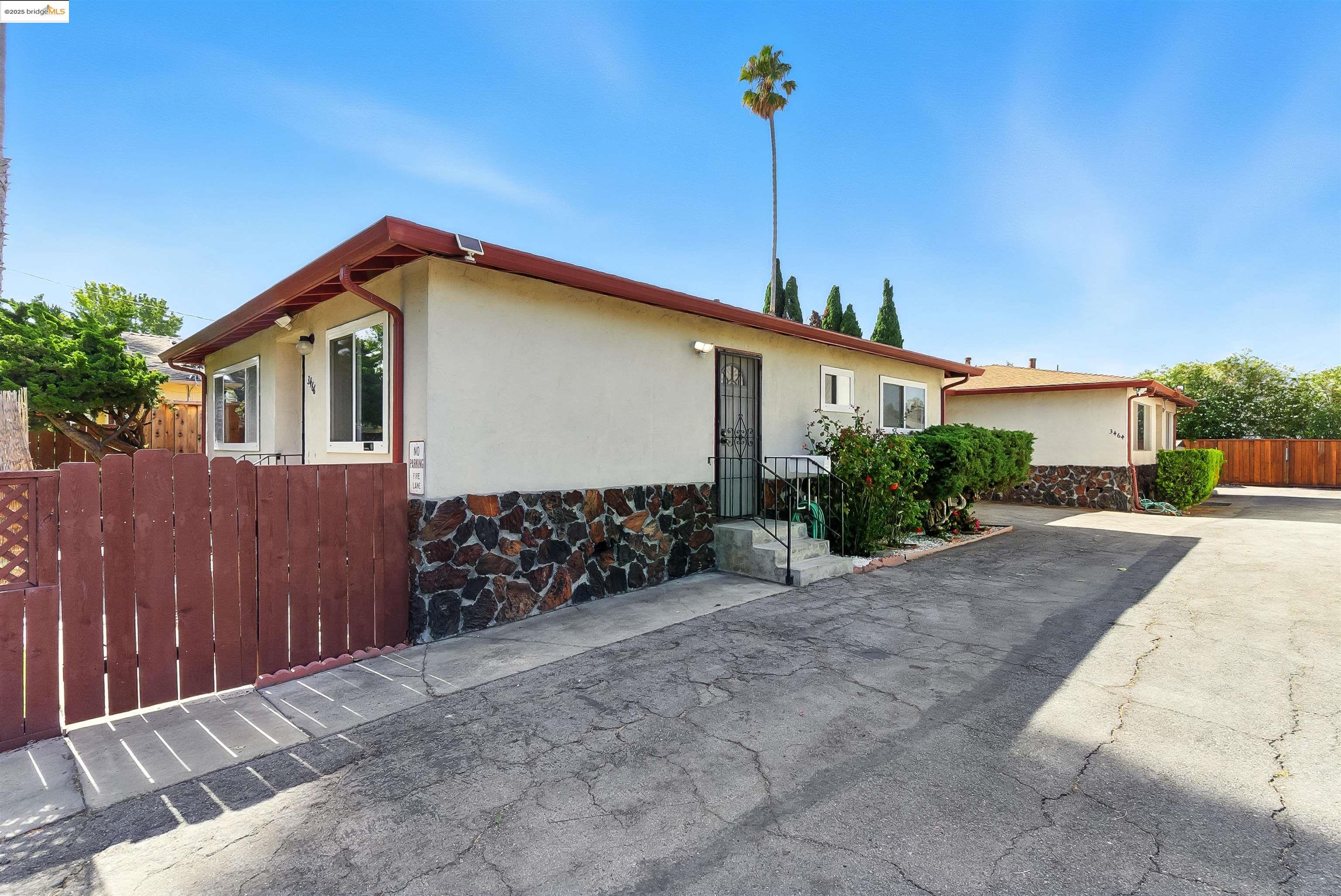 Detail Gallery Image 2 of 35 For 3464 Michael Dr, Redwood City,  CA 94063 - – Beds | – Baths