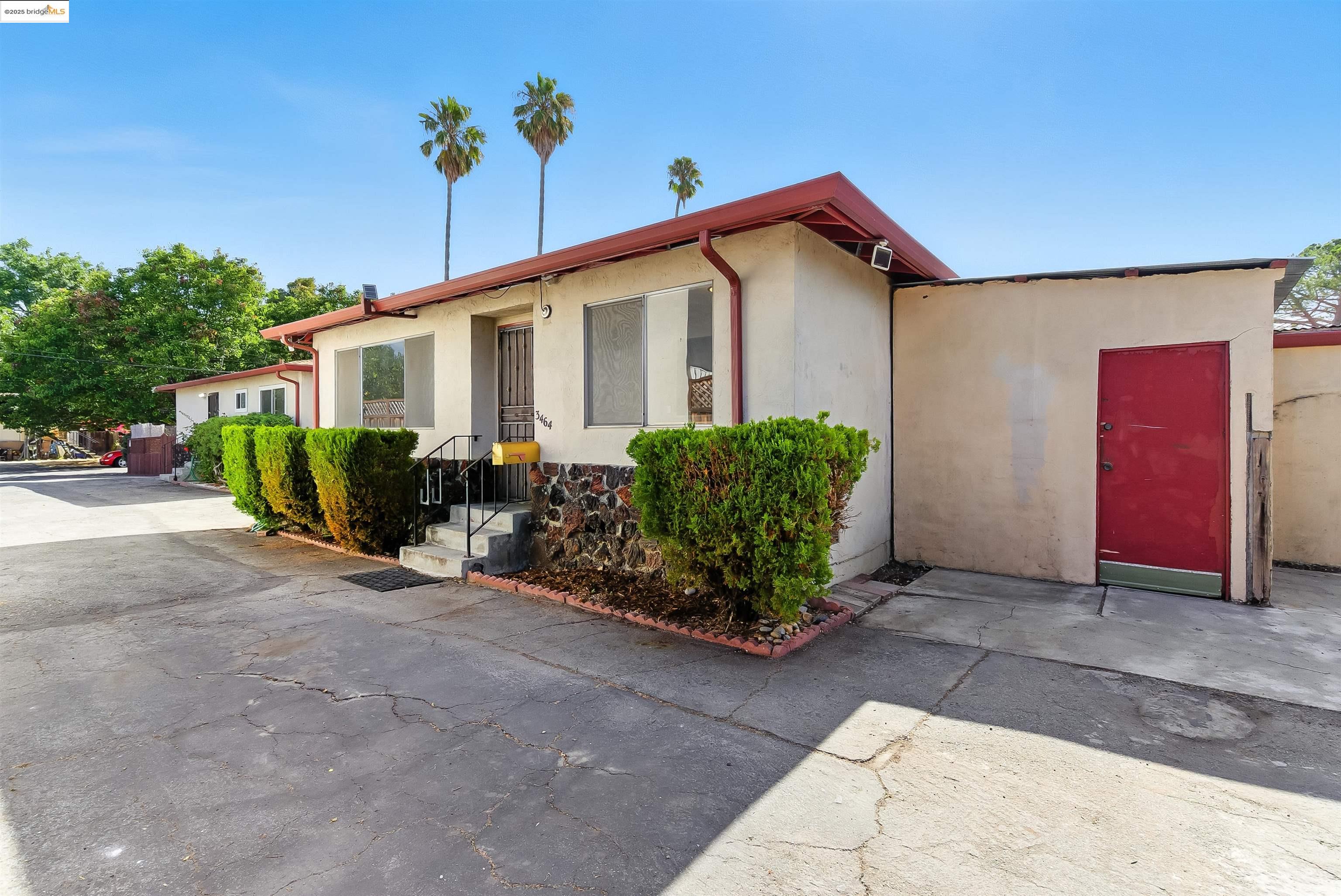 Detail Gallery Image 4 of 35 For 3464 Michael Dr, Redwood City,  CA 94063 - – Beds | – Baths